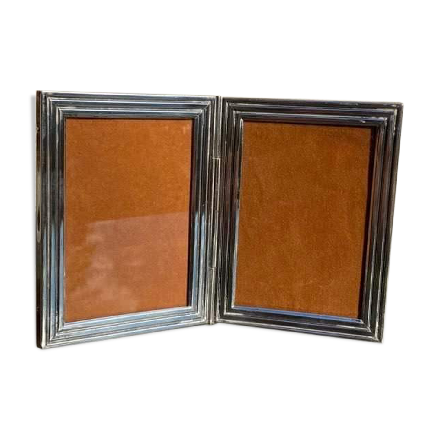 Photo doors in silver metal Alpaca with two old shutters