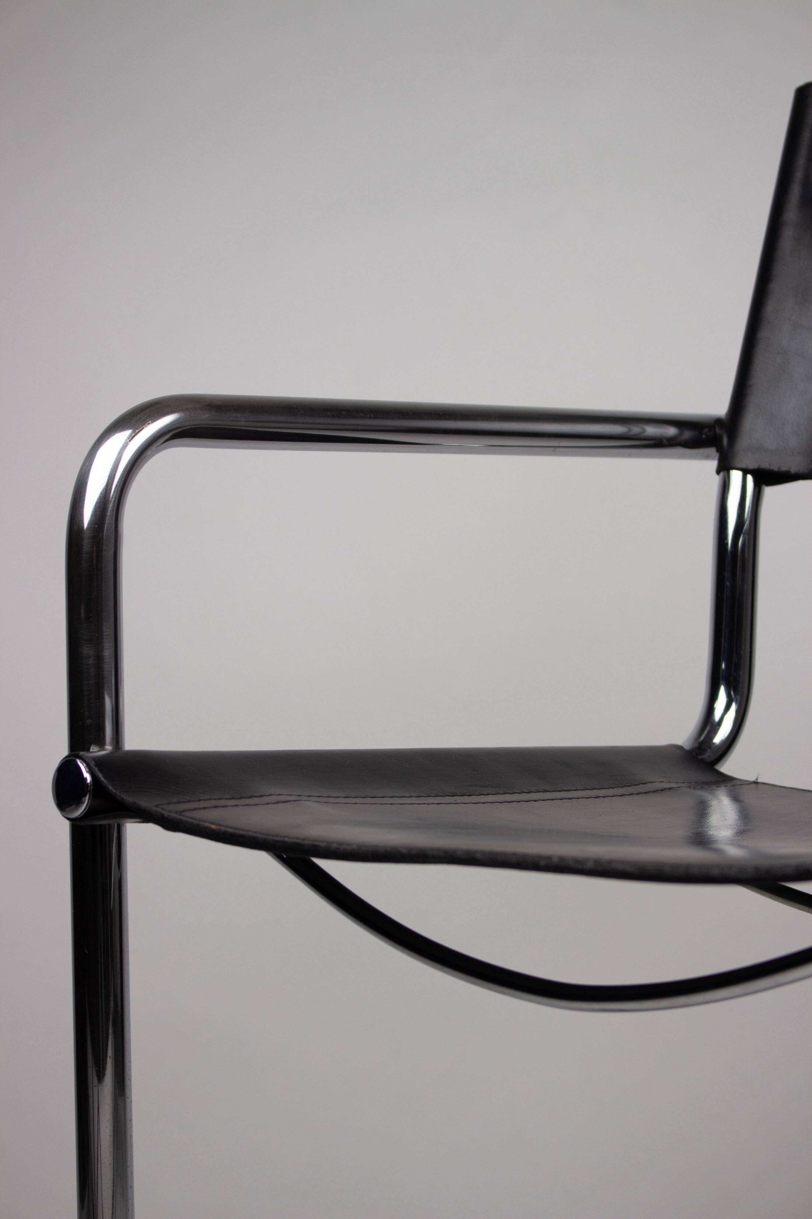 Pair of Matteo Grassi MG5 chairs in black leather and chrome