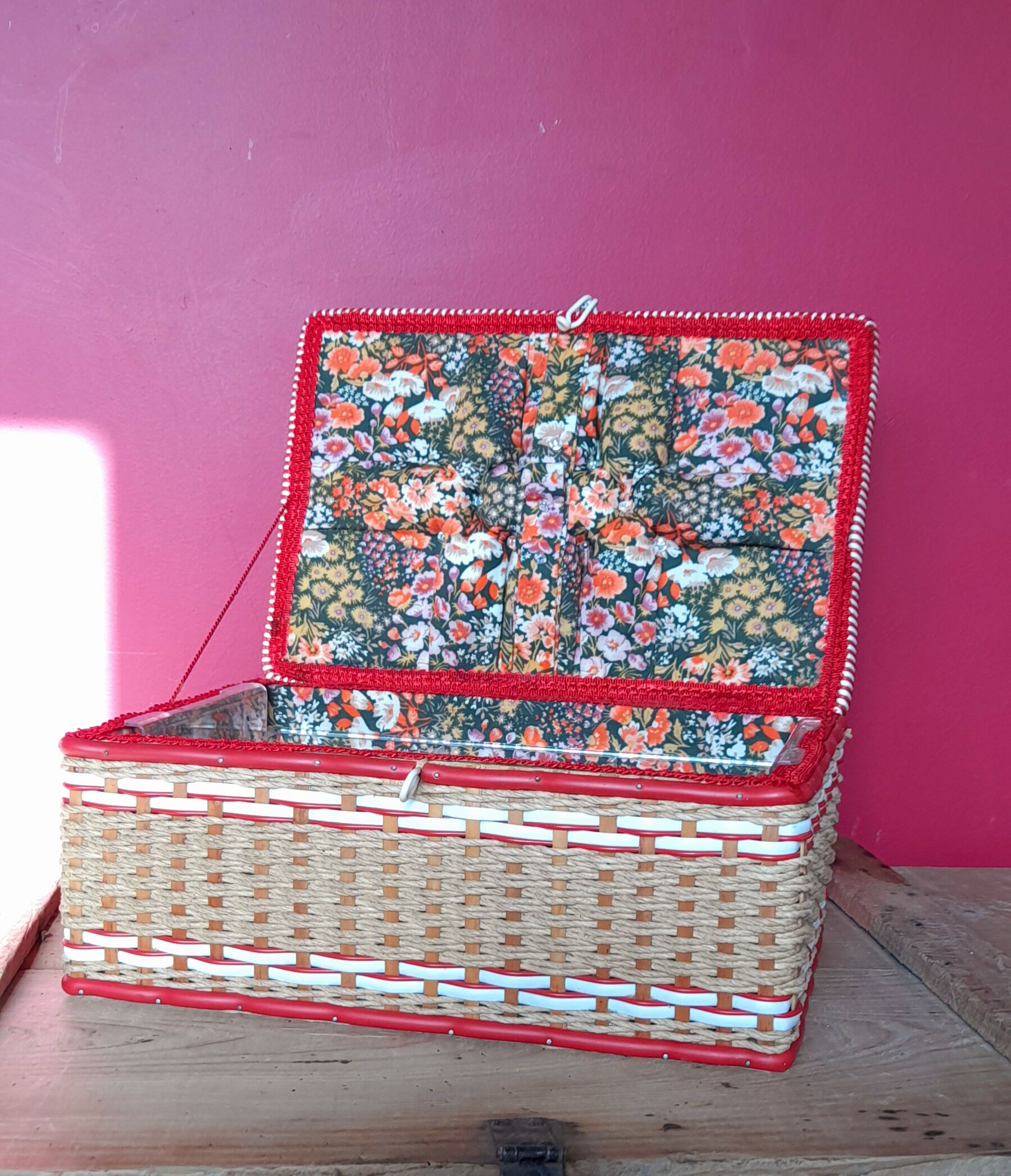 Sewing box rope and scoubidous 60s