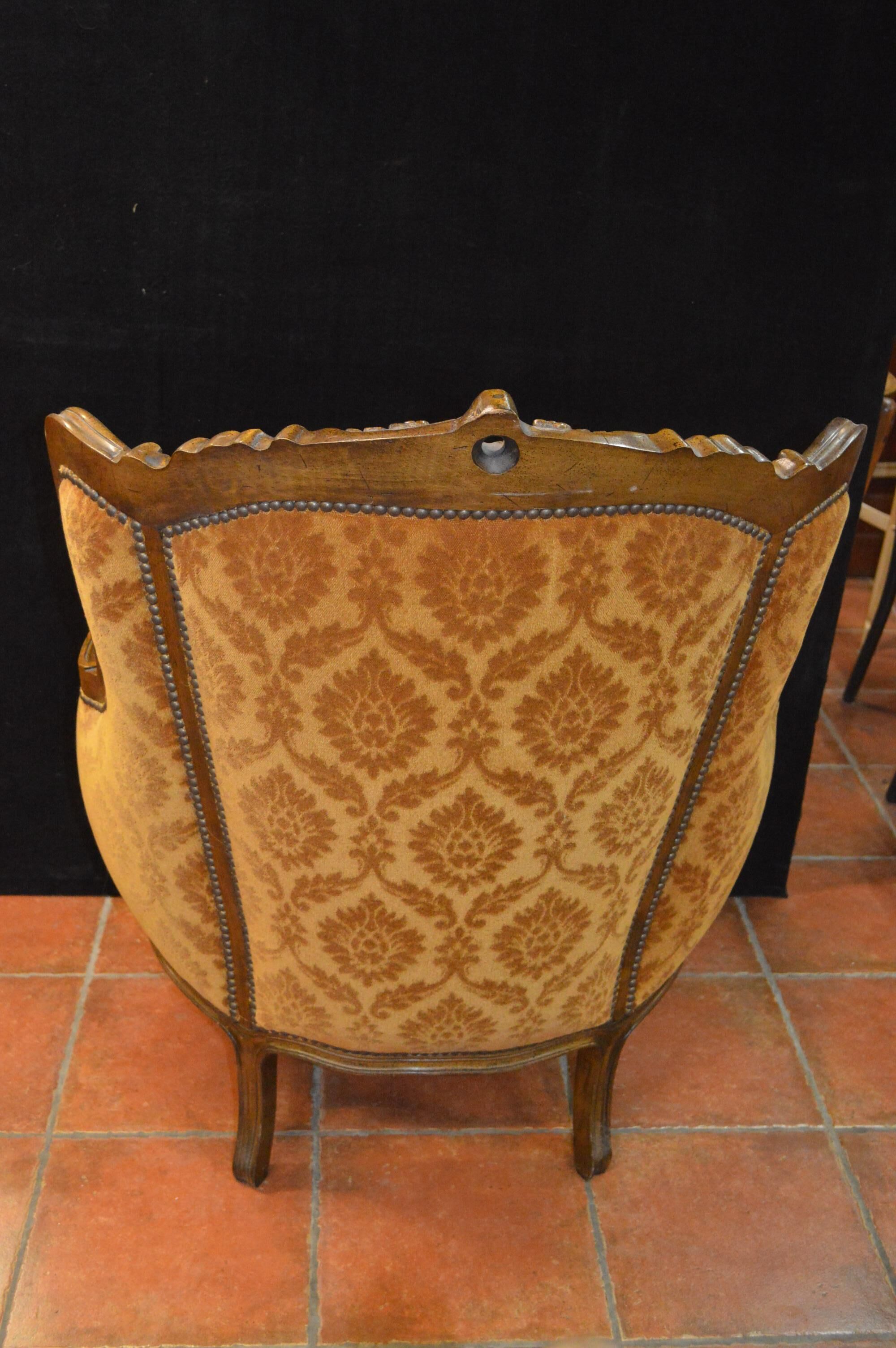 Walnut Chair Bergère has ears