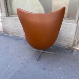 EGG Chair design Arne Jacobsen édition Fritz Hansen cuir brun