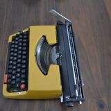 Brother deluxe 262tr orange typewriter