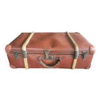 Old suitcase in vulcanized fibers