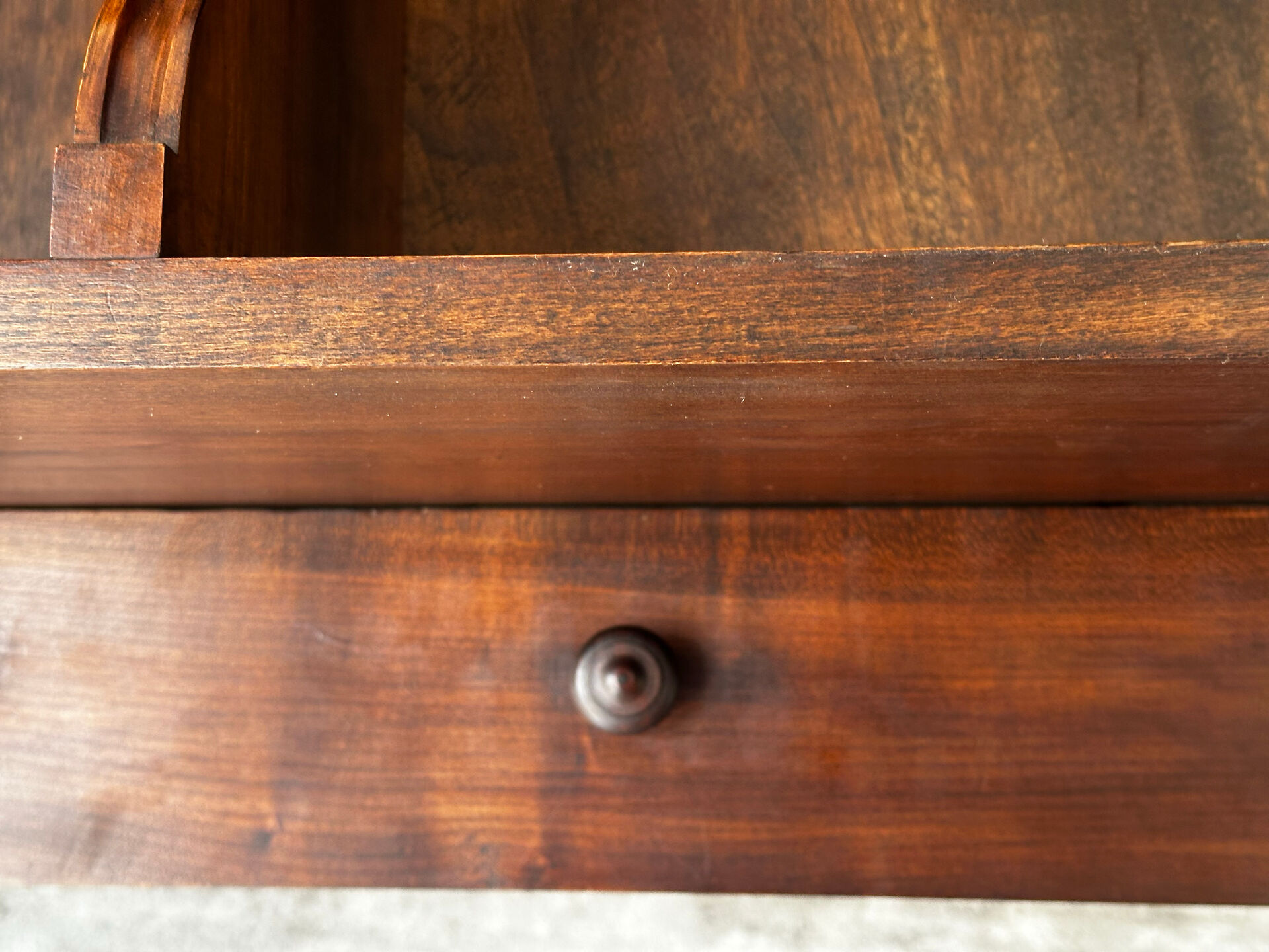 Solid wood bookshelf - French work from the 1950s