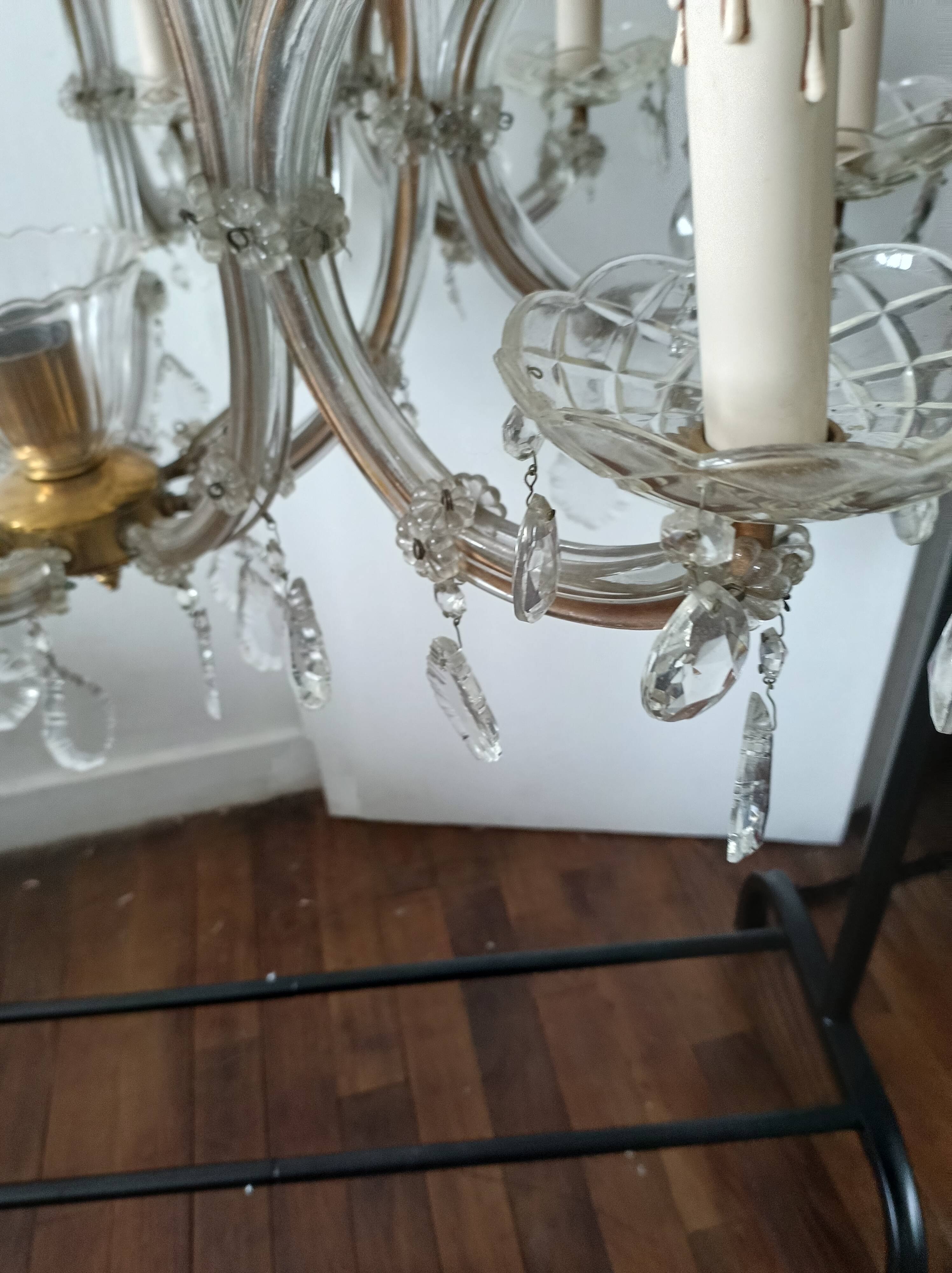 Glass pendant chandelier