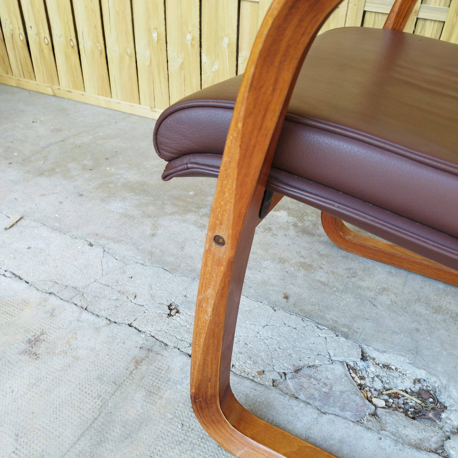 Vintage Scandinavian Cantilever Armchair "Galatea" - 1970s