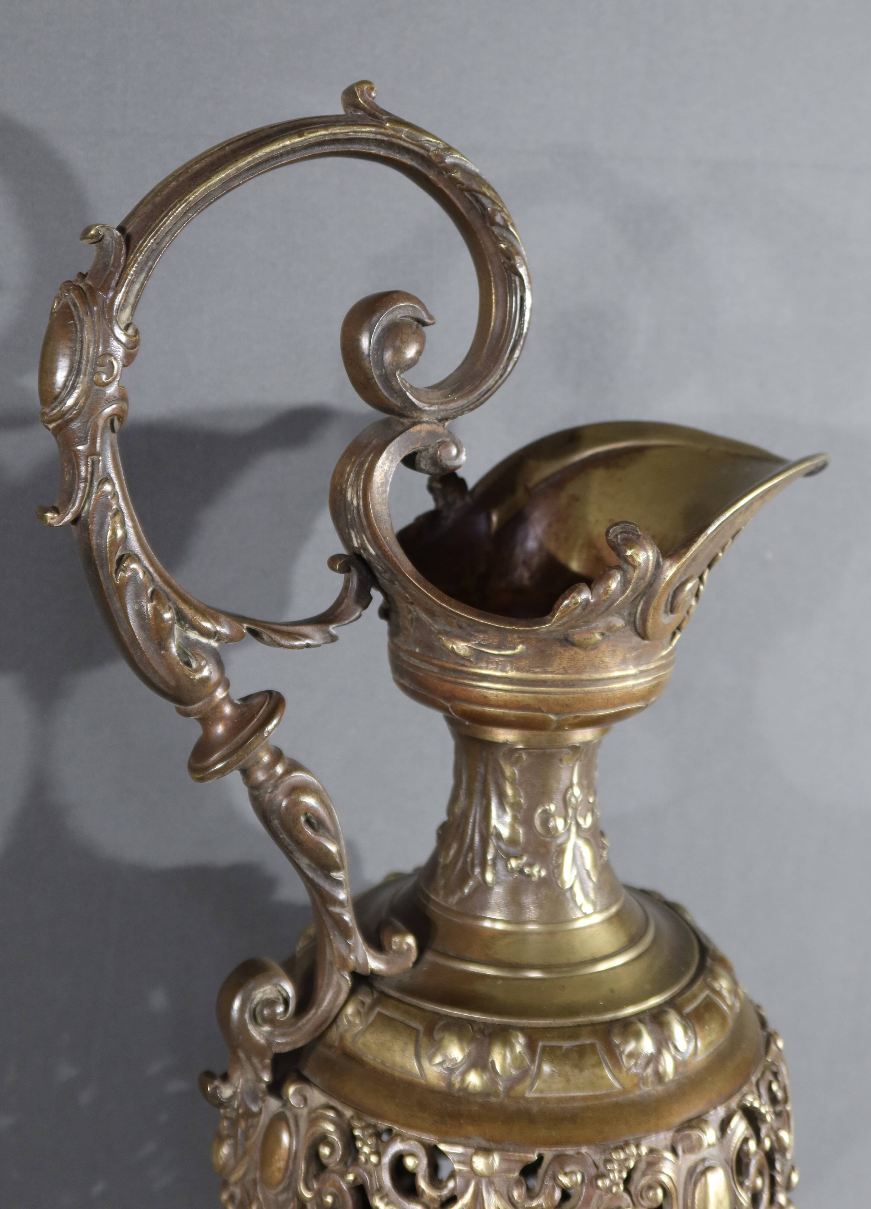 Pair of bronze ewers, art nouveau – 1910