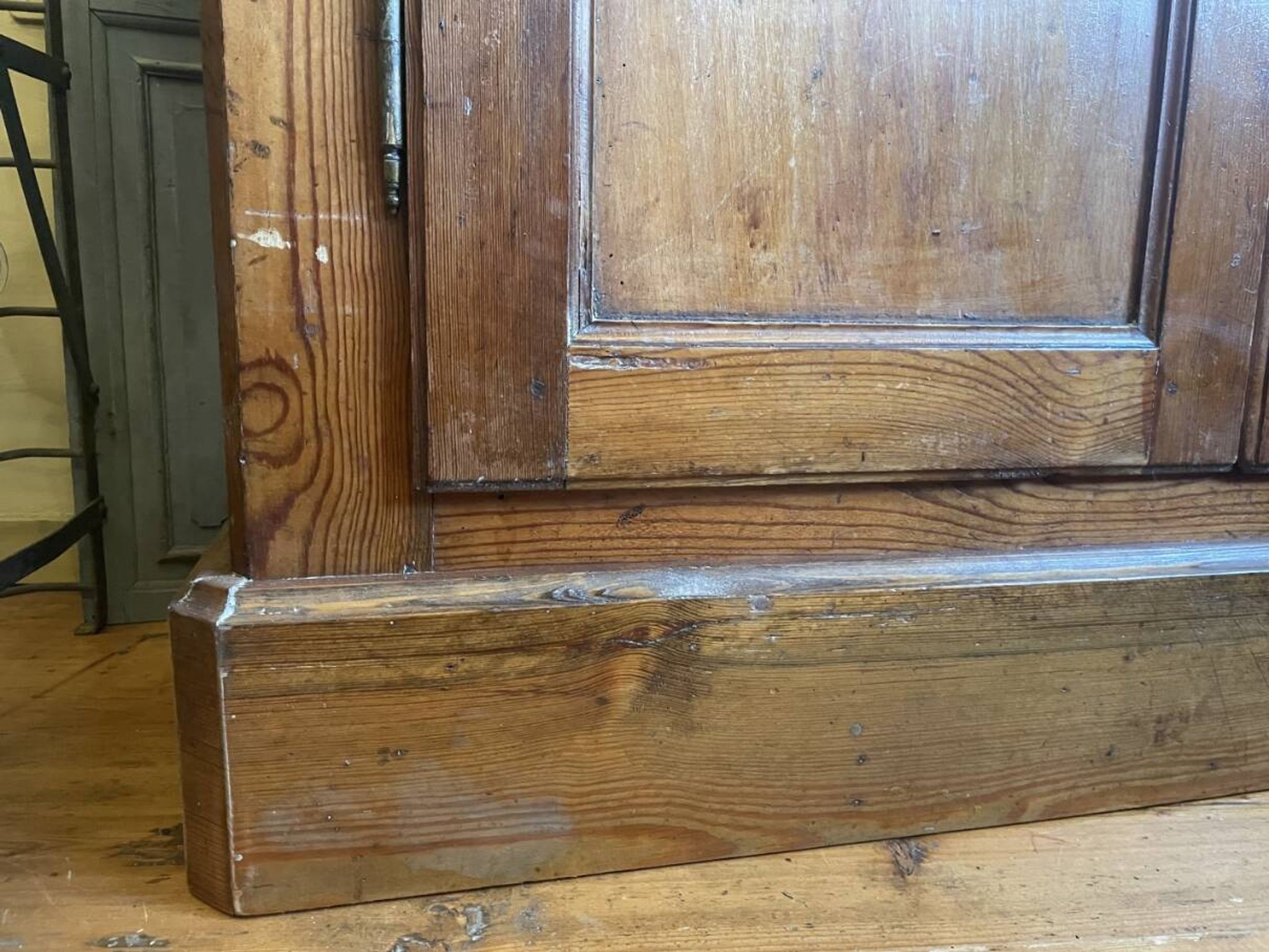 Wardrobe, kitchen cupboard, dresser, shelf.