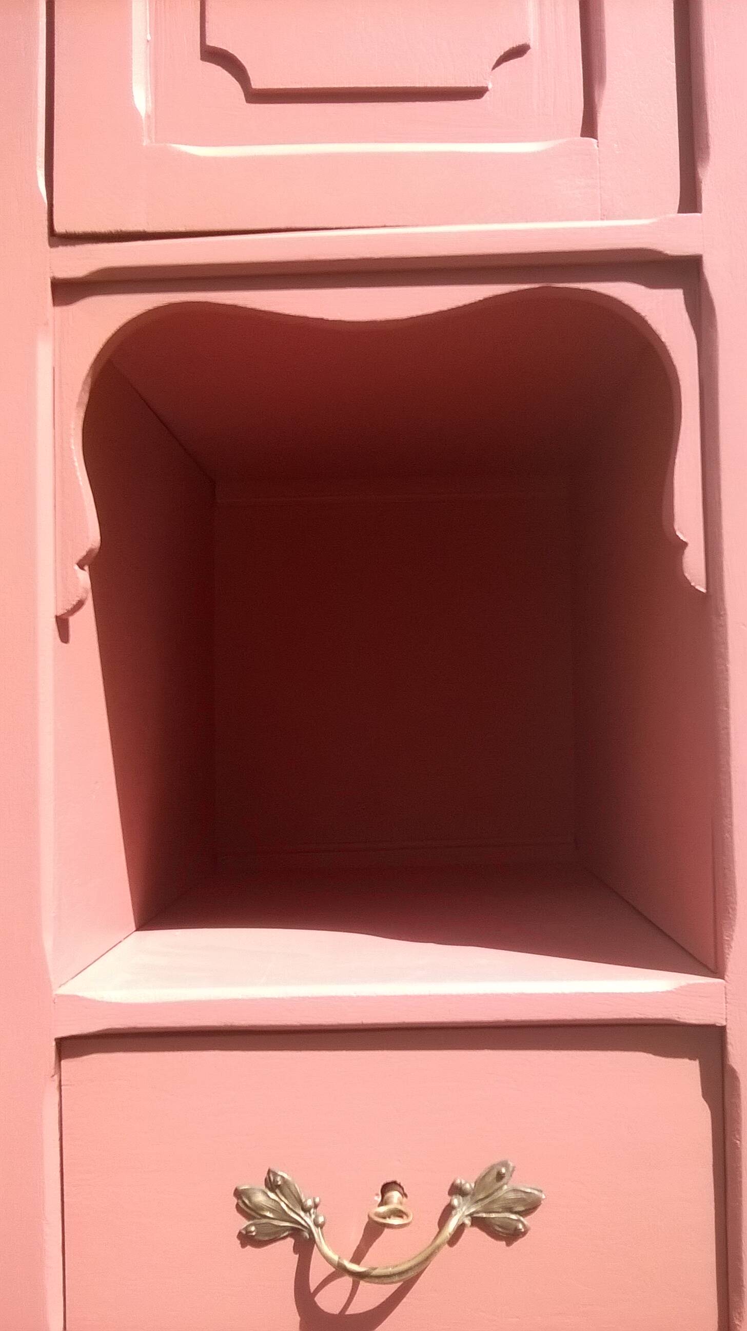 Parisian hotel wardrobe year 1900