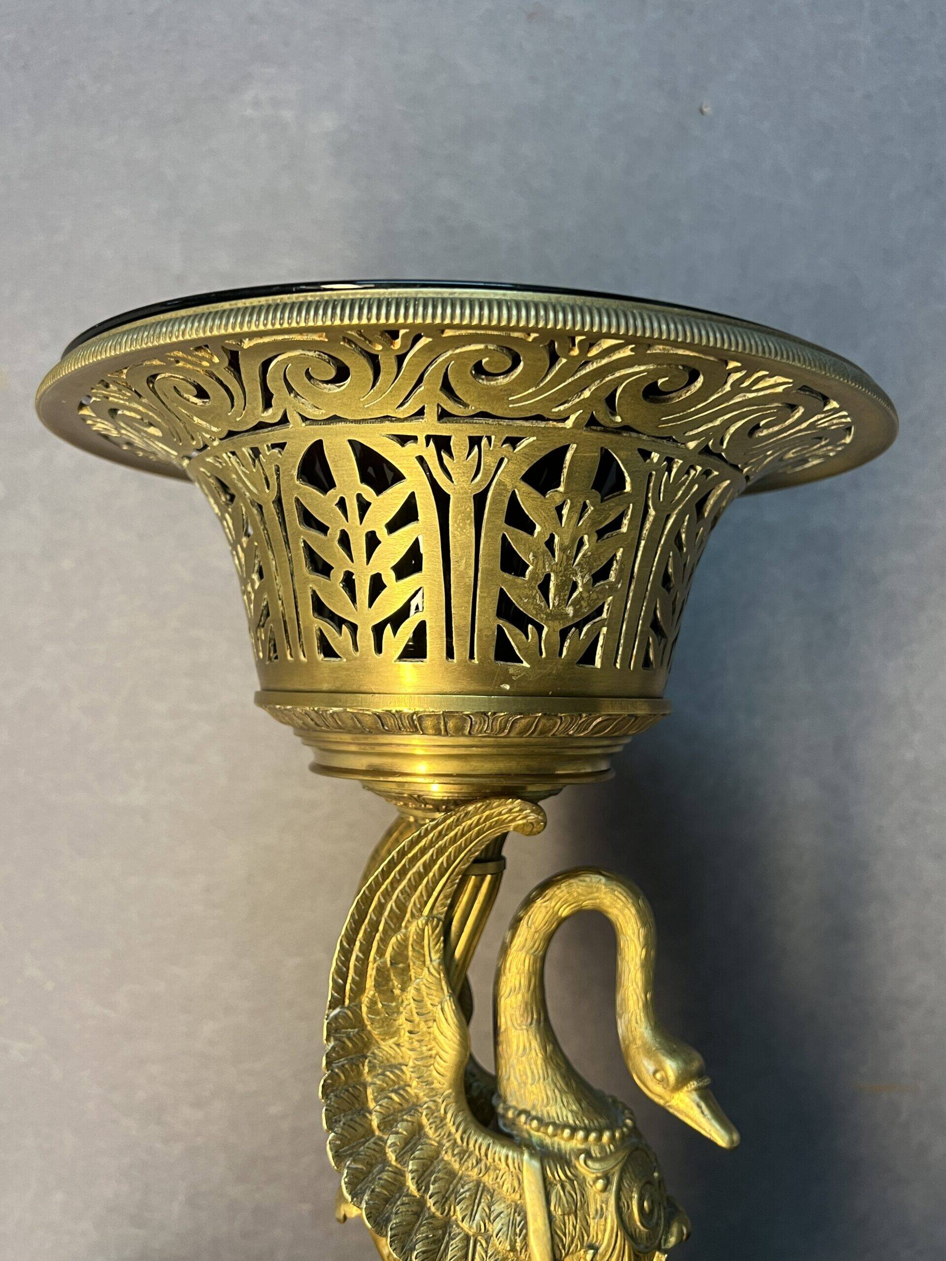Très belle et ancienne coupe Empire DLG de Pierre-Philippe Thomire, décor de cygne