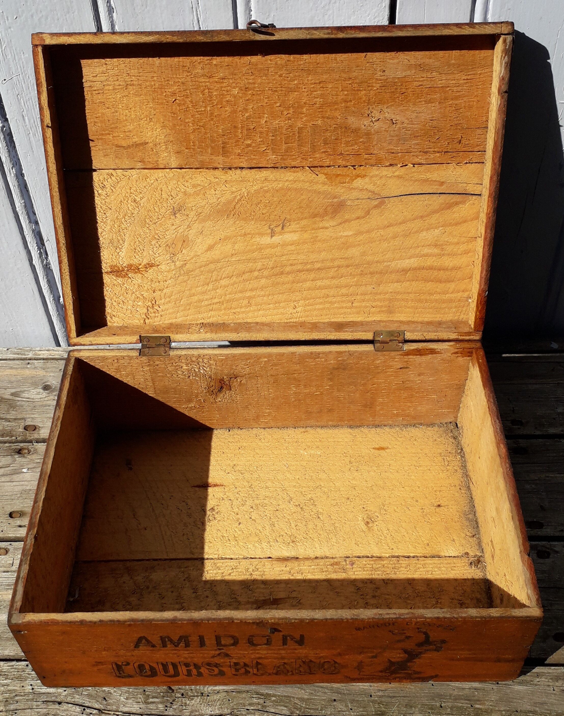 Old box starch bear polar