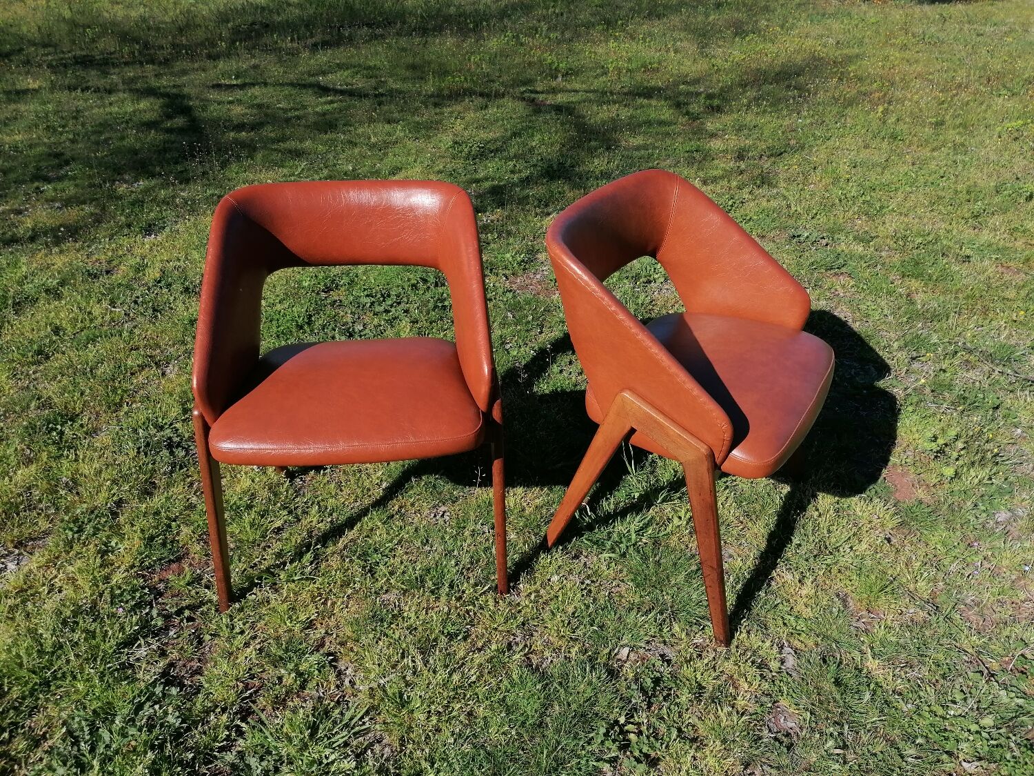 Pair of shell armchairs n°634 by Michel Ducaroy for Roset SNA
