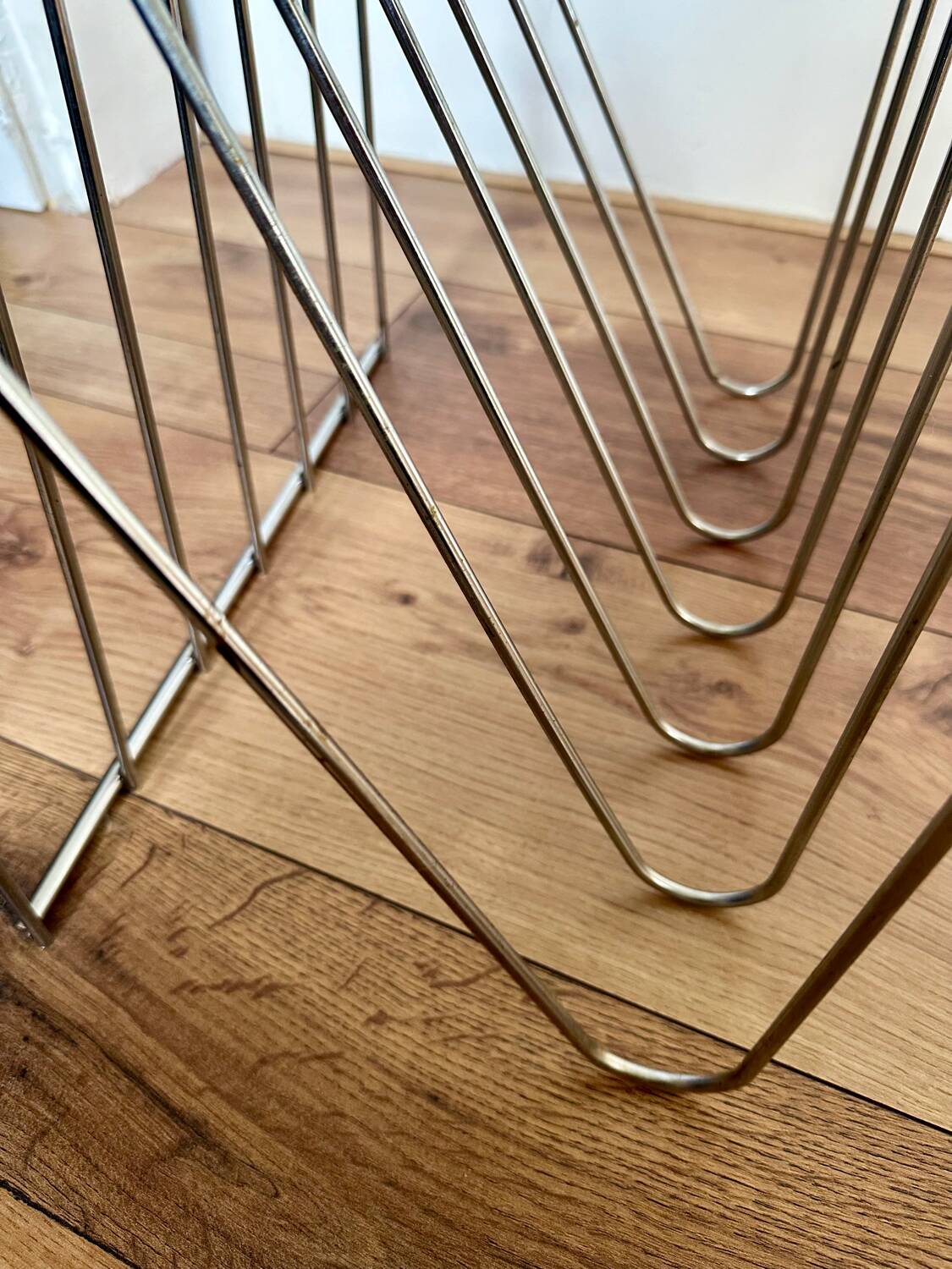 Metal magazine rack, Atelier A model Z, 1970s