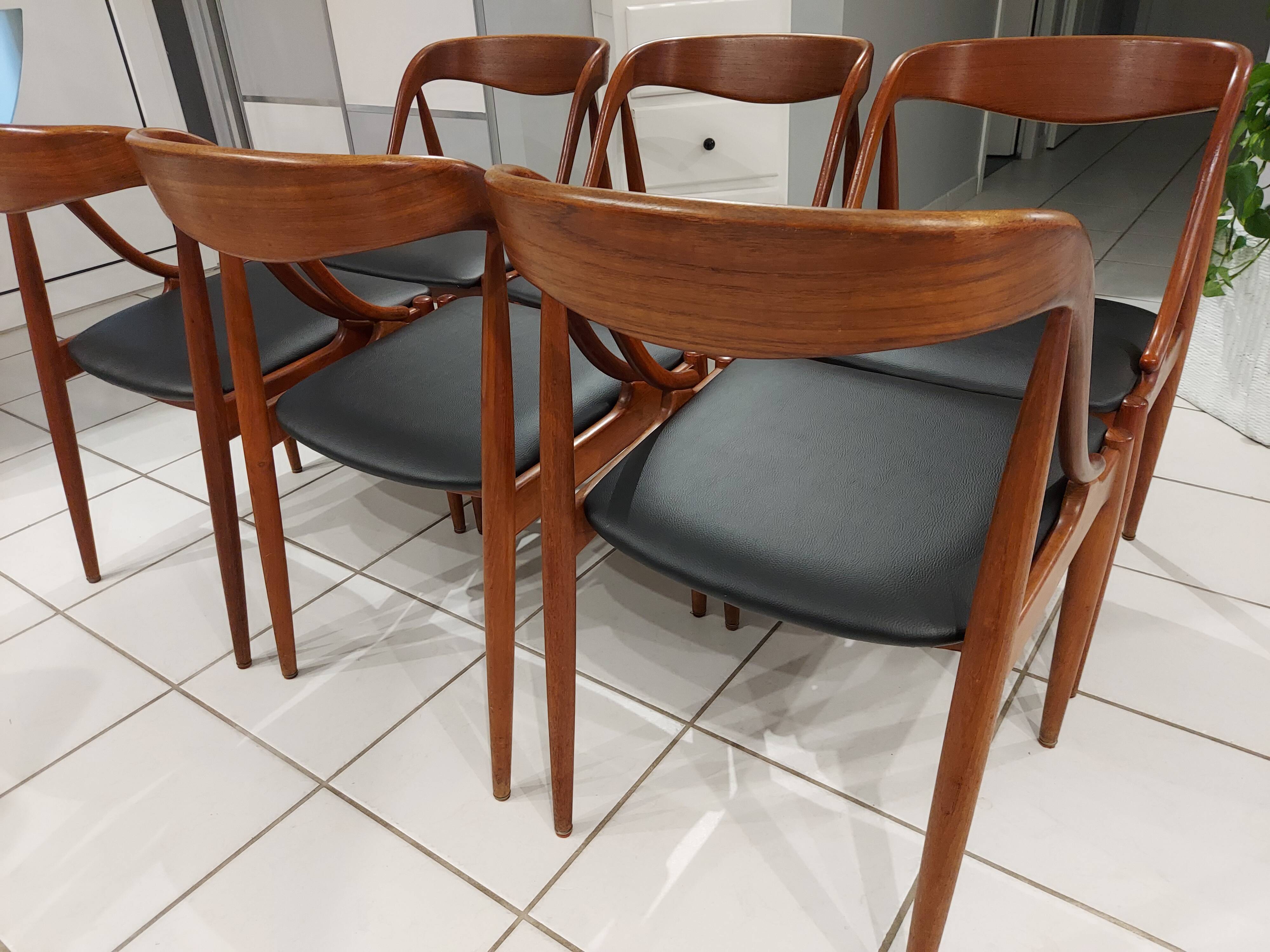 Suite of 6 teak chairs by danish designer Johanes Andersen for Uldum 1960s