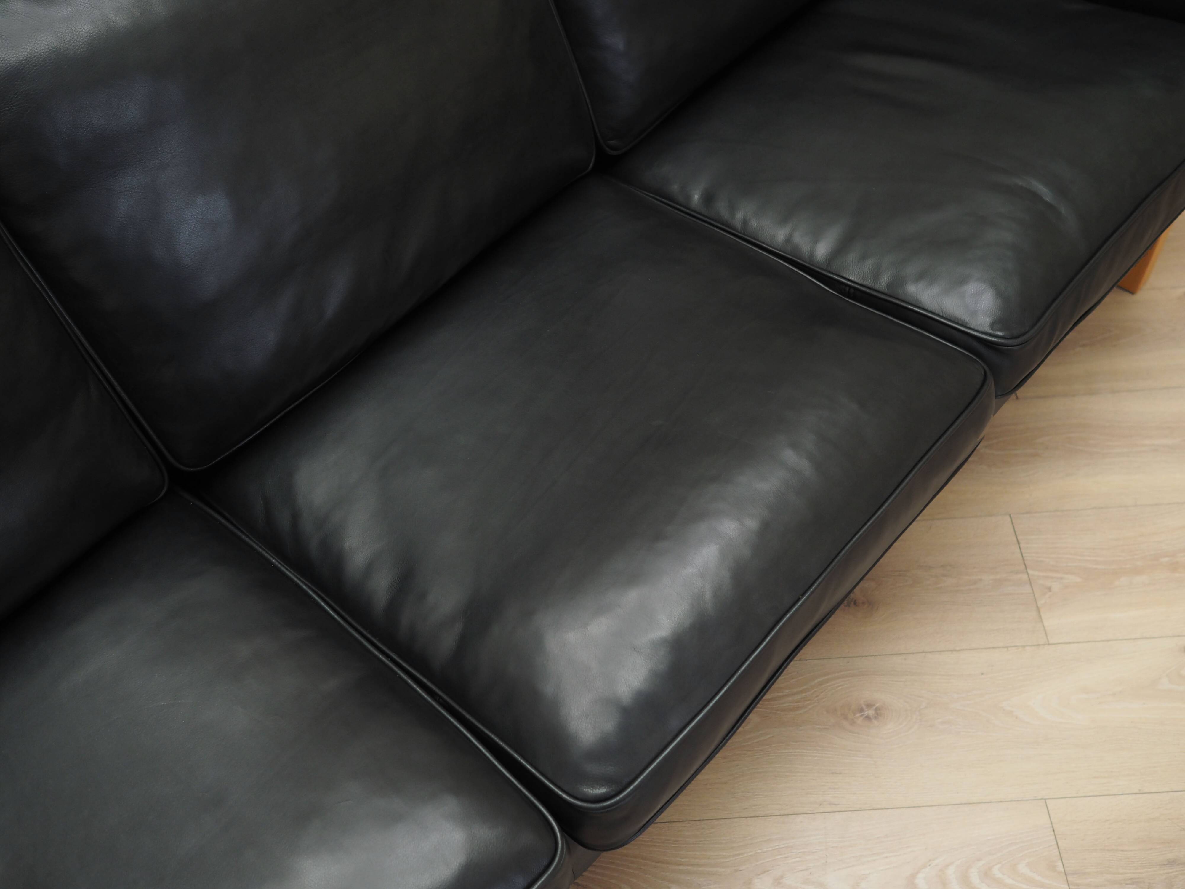 Black leather sofa, Danish design, 1970s, manufacture: Hurup Møbelfabrik