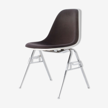 Side chair by Charles & Ray Eames for Herman Miller