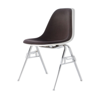 Side chair by Charles & Ray Eames for Herman Miller