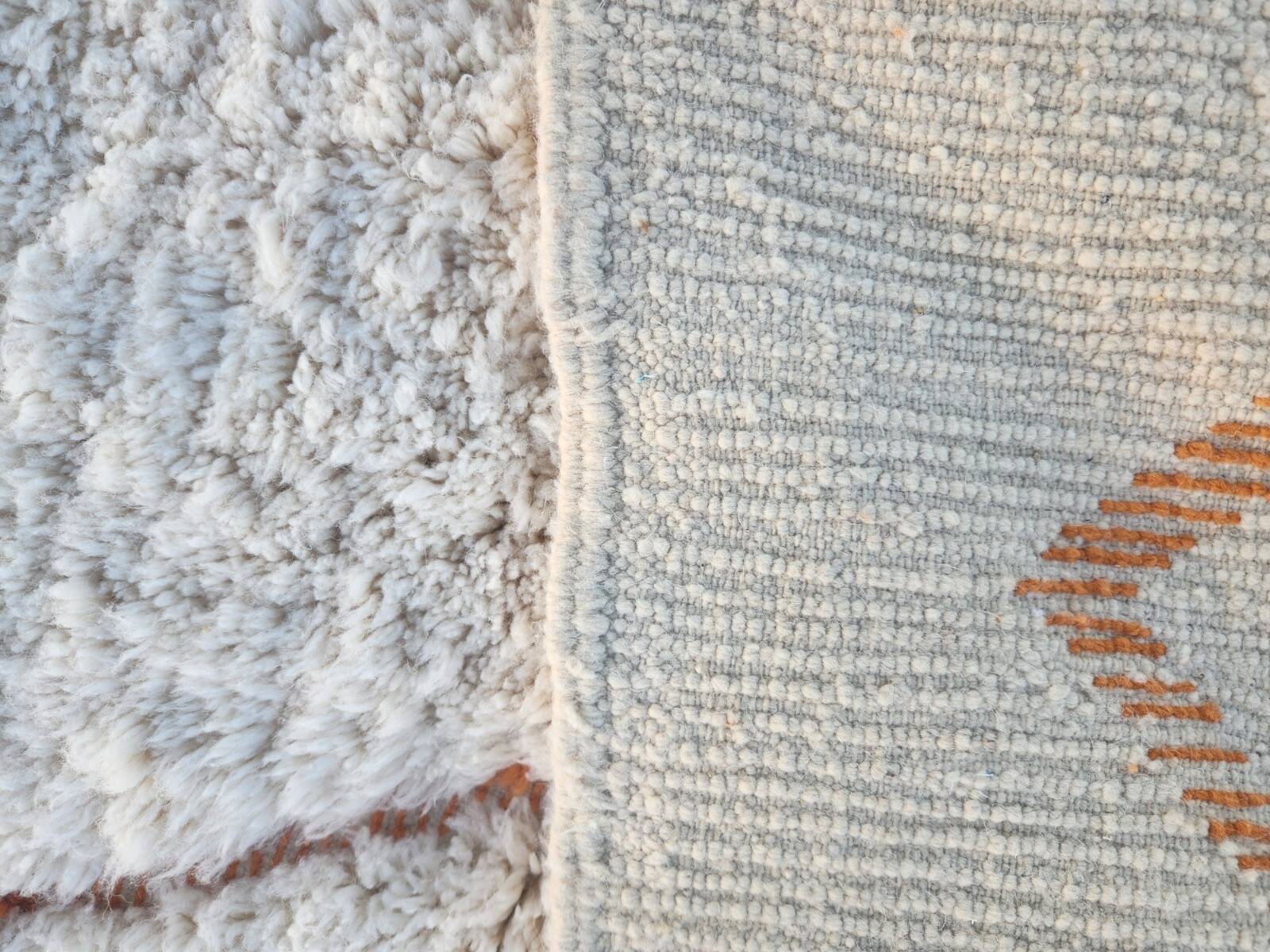 Beni Ouarain rug 300x200 cm – Thick ivory wool, diamond patterns