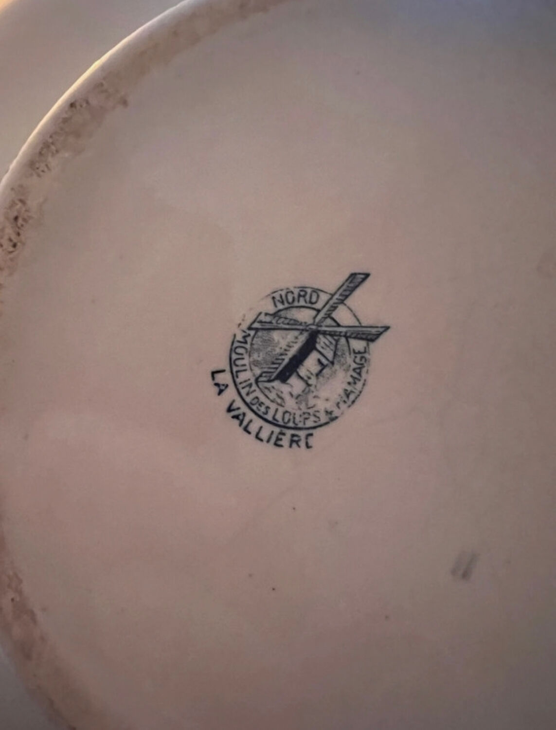 Salad bowl in Iron Earth Moulin des Loups model La Vallière