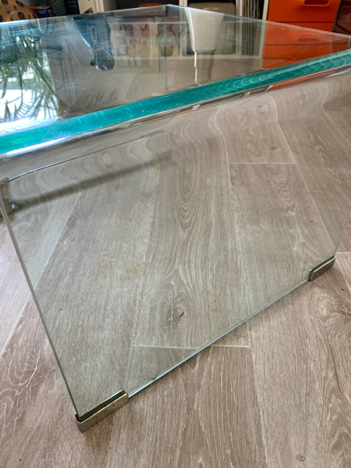 Curved glass coffee table