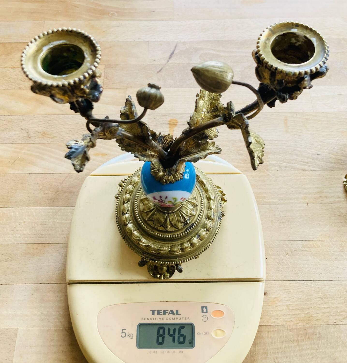 19th century candle holders in gilded bronze and porcelain