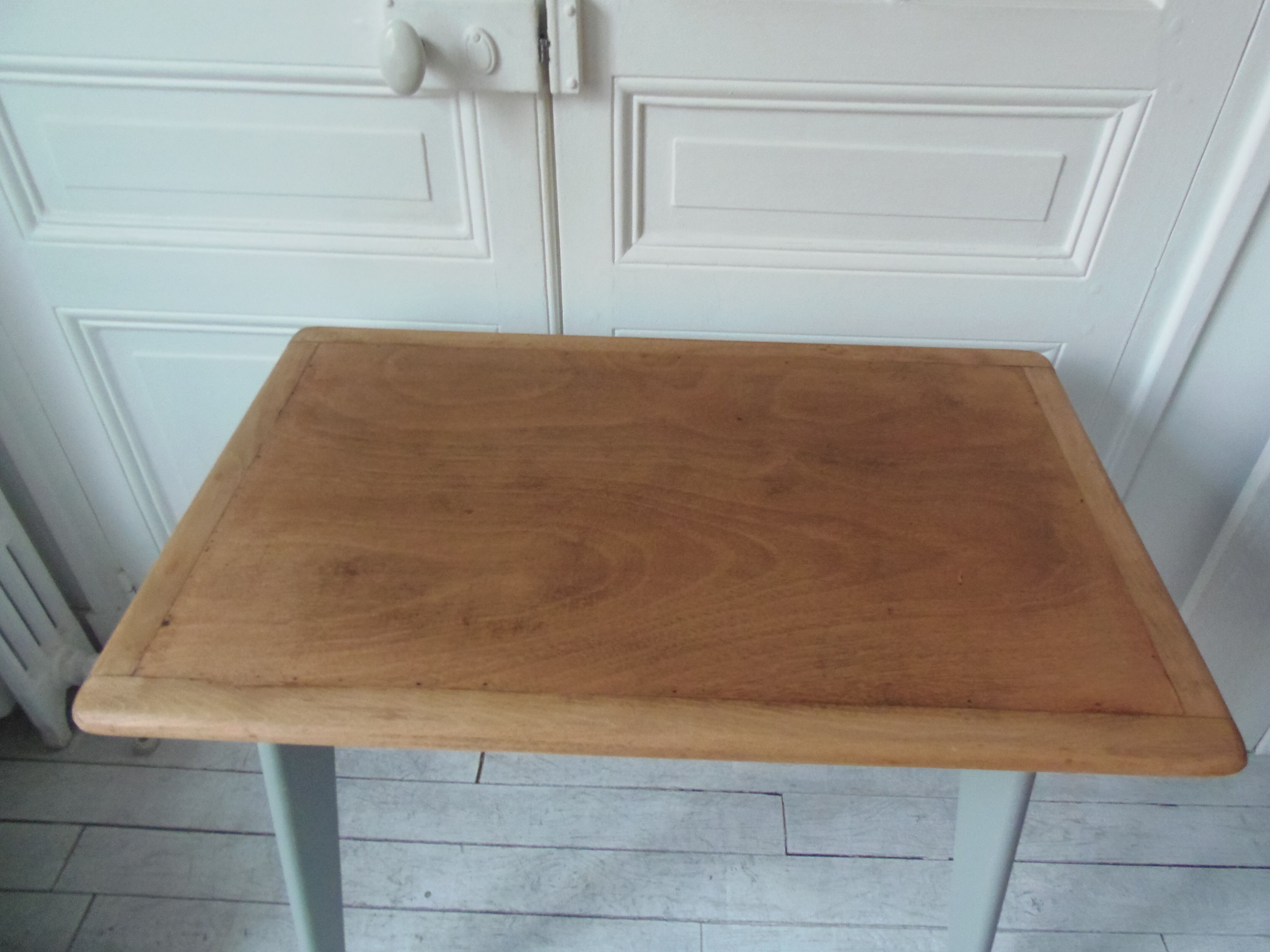 Vintage dessert green of grey , wooden tray