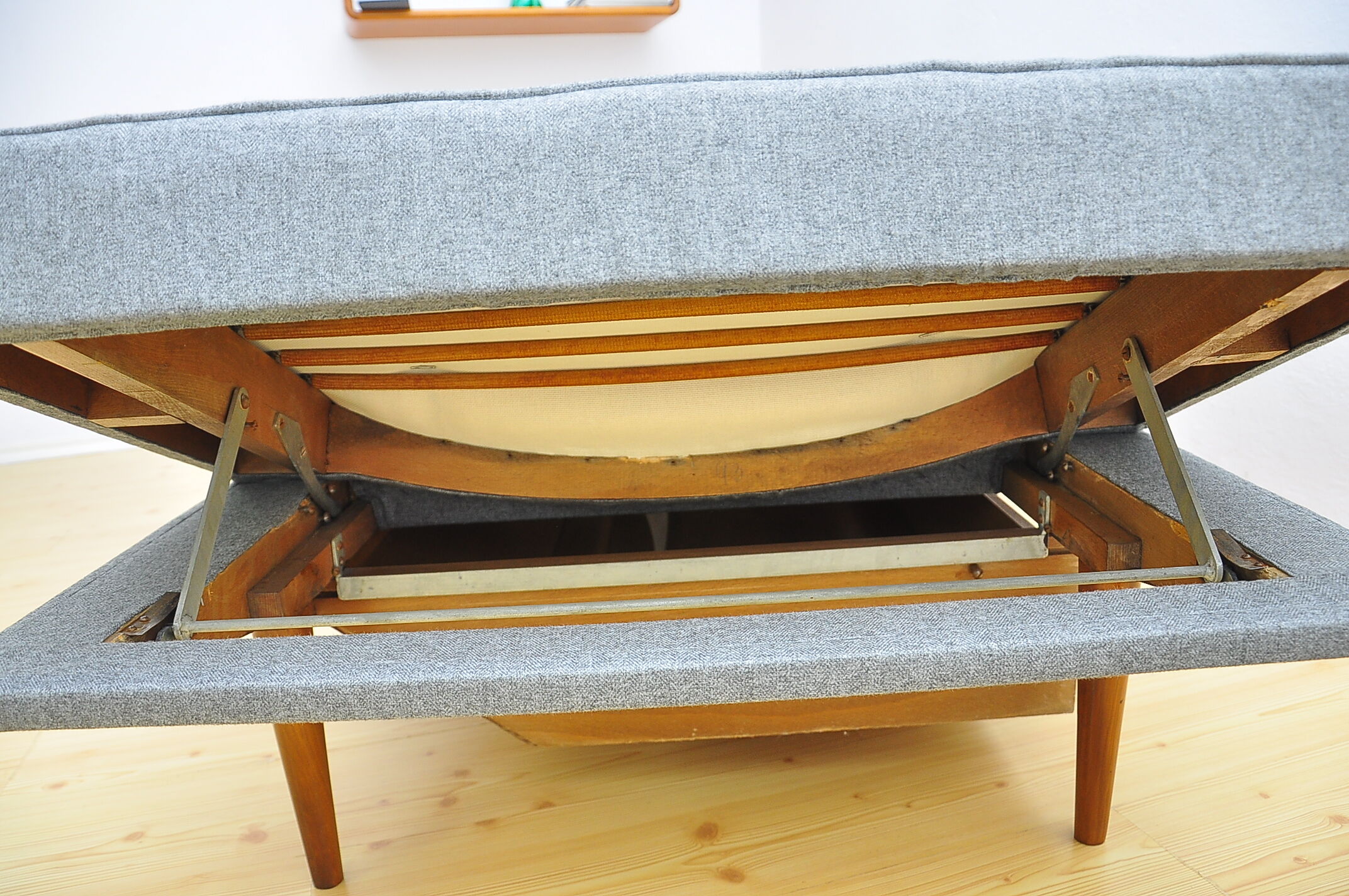Daybed Antimott by Walter Knoll, 1950