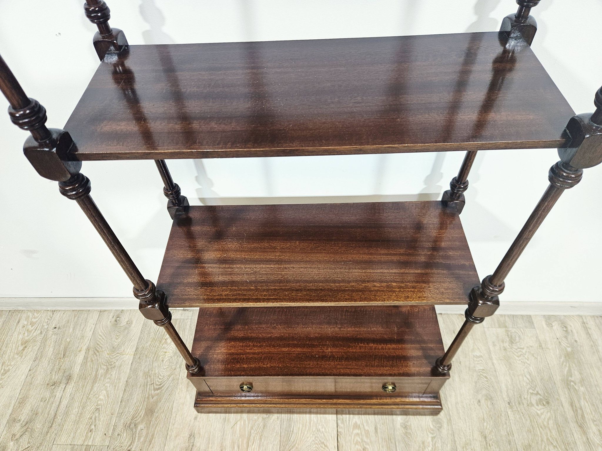 Stylish mahogany shelf/England/mid. 20th century/Classic/Unique