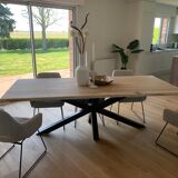 Solid oak table irregular edges with white/black central metal foot for 10 people 2m60x1m