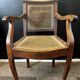 Fauteuil de coiffeur / barbier canné – dossier ajustable