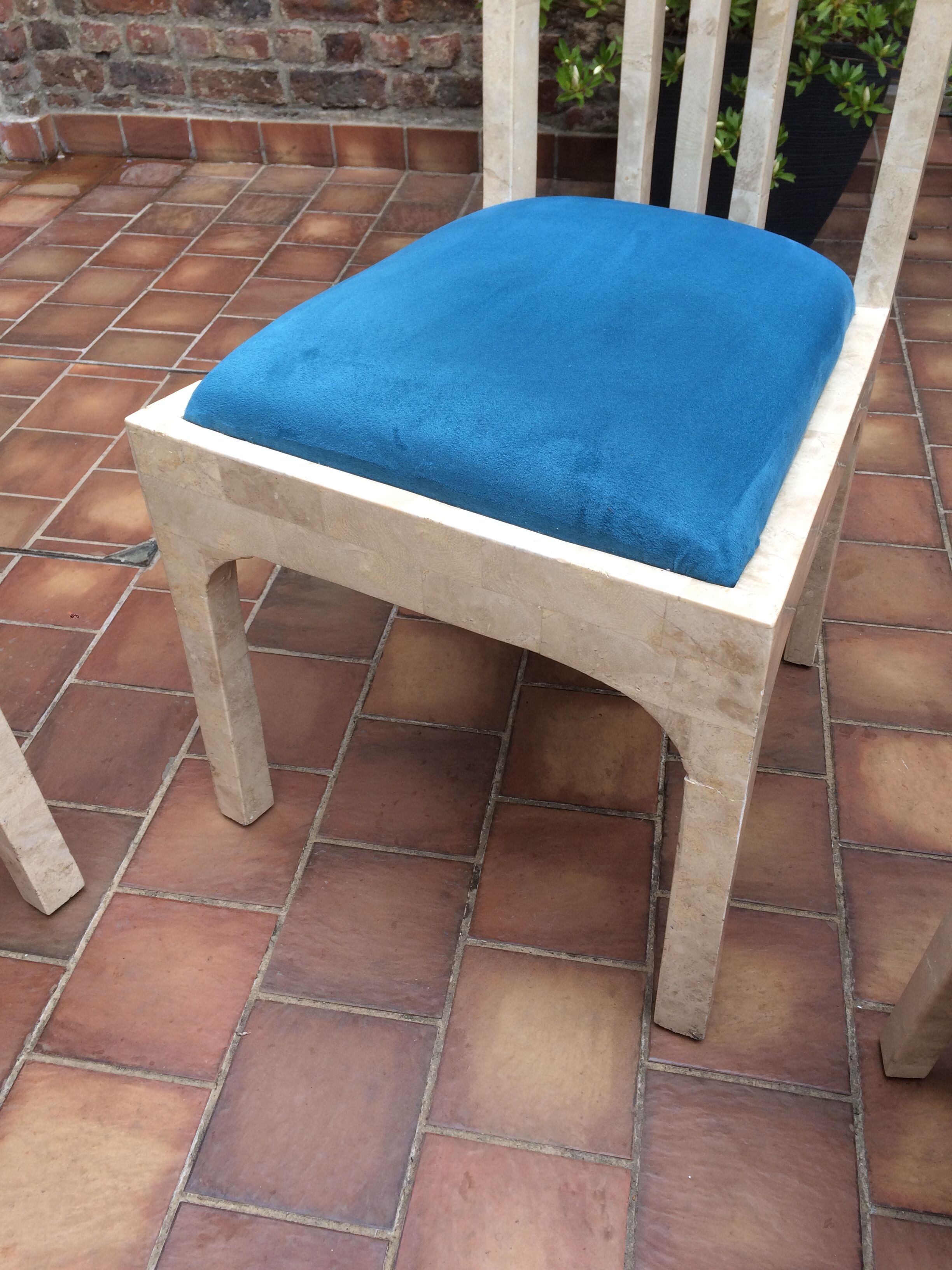 Chaises vintage et design en marbre blanc