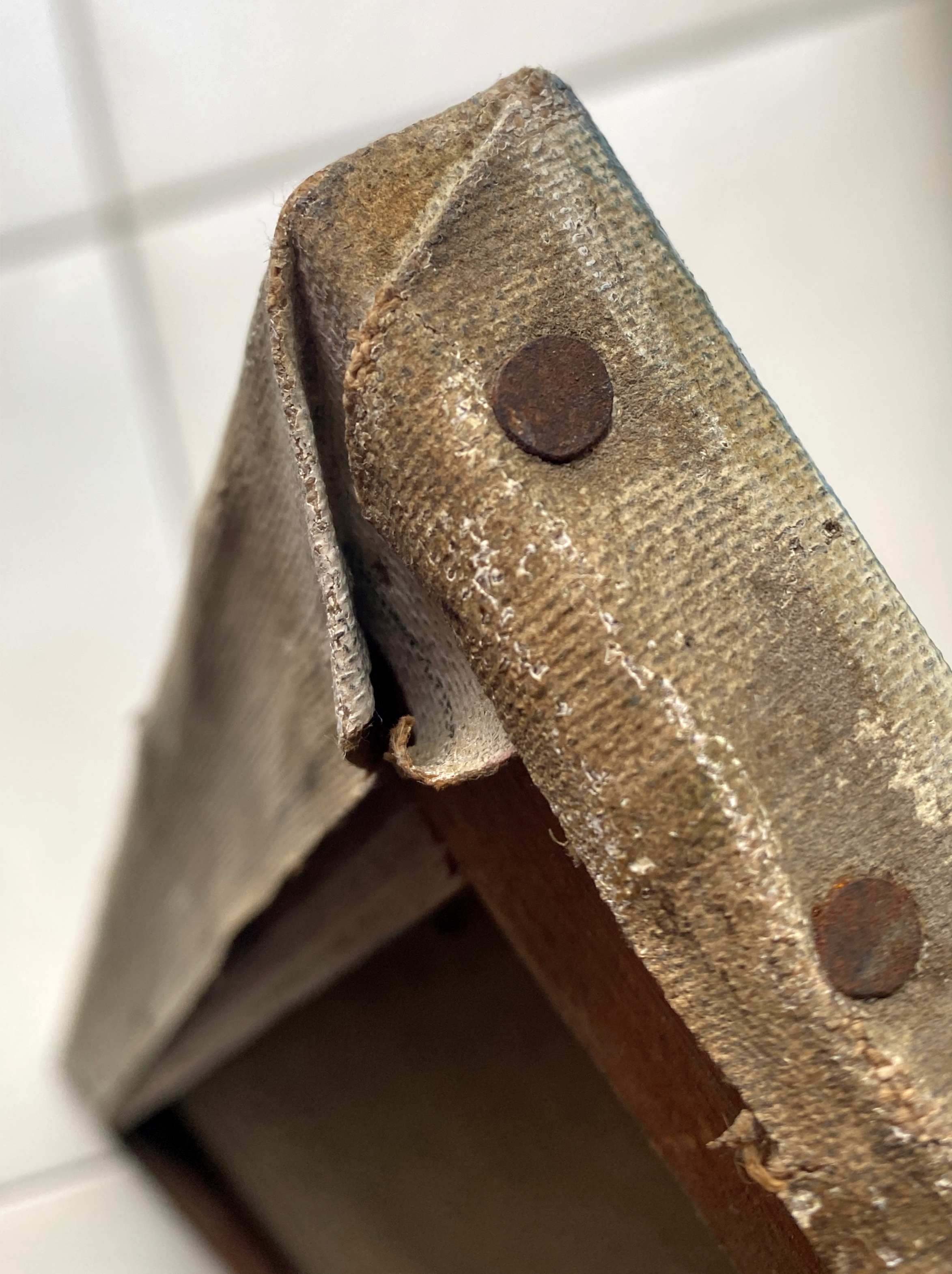 Table HST, Bonnel Forest, signed A. Sergant, middle XX°