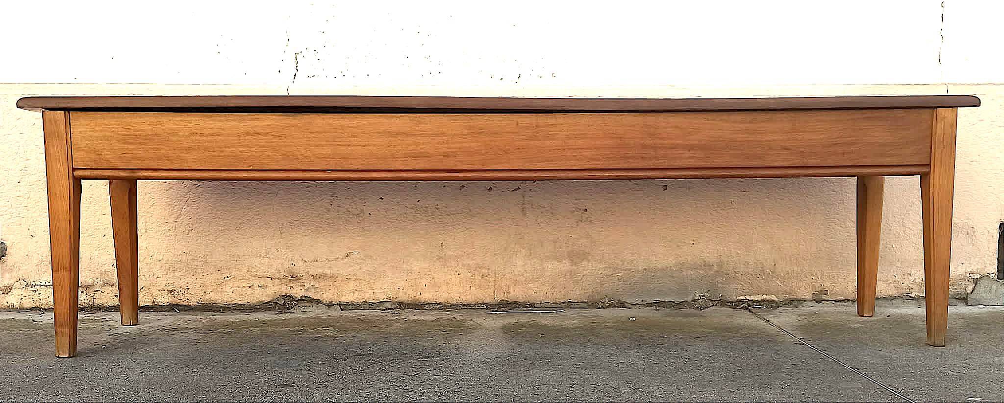 Storage bench from the 1960s, width 165.5 cm.