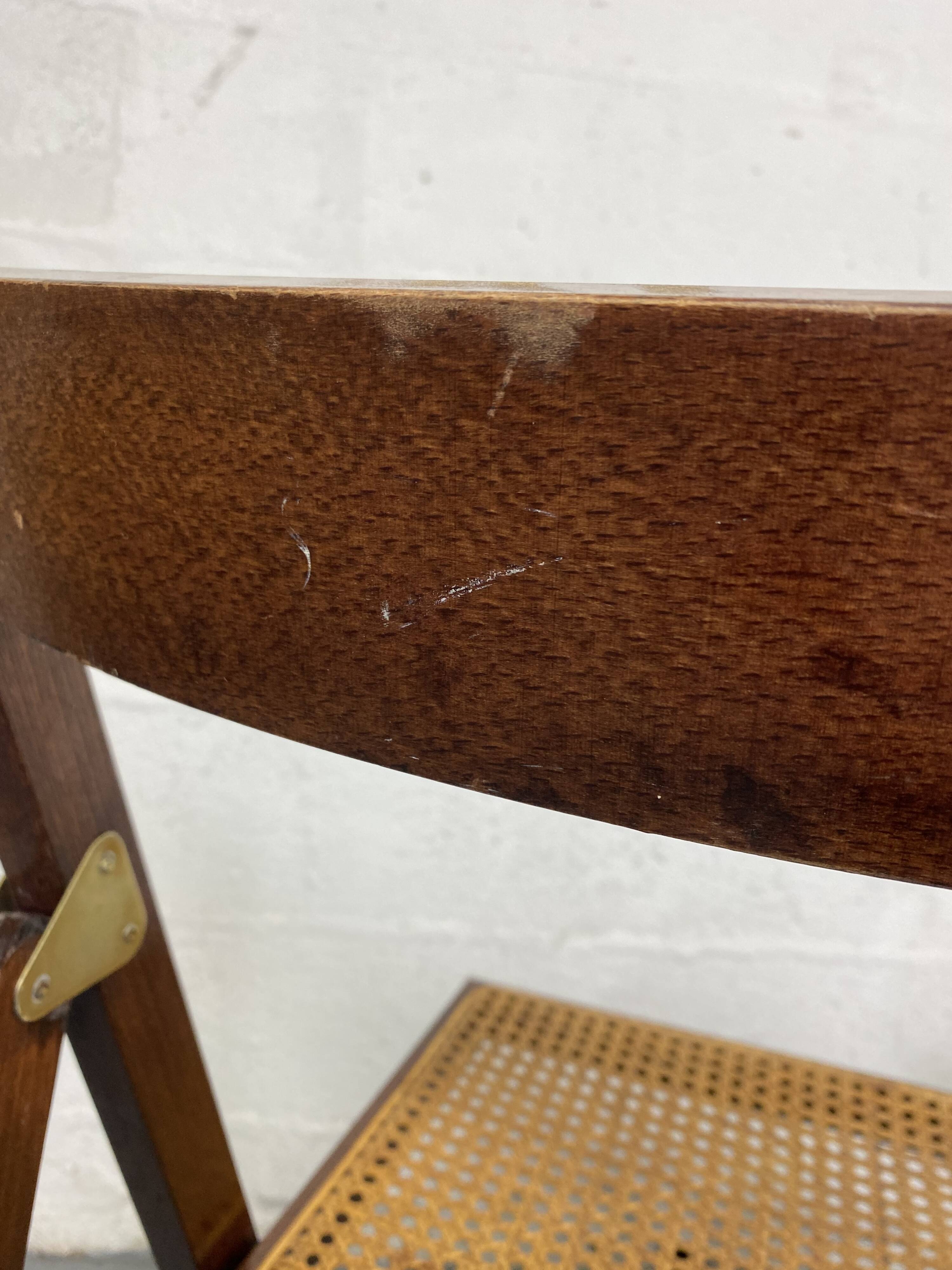 Lot folding chairs in canning