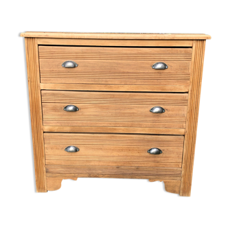 Antique chest of drawers