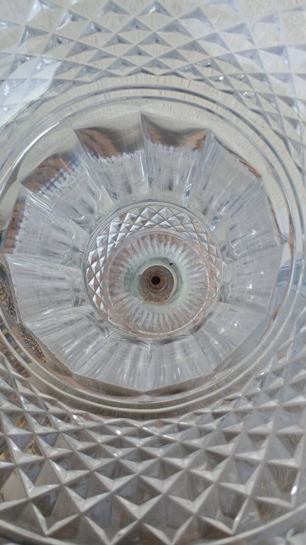 Imposant vase Médicis en cristal taillé sur pied création Vaudeville à Baccarat