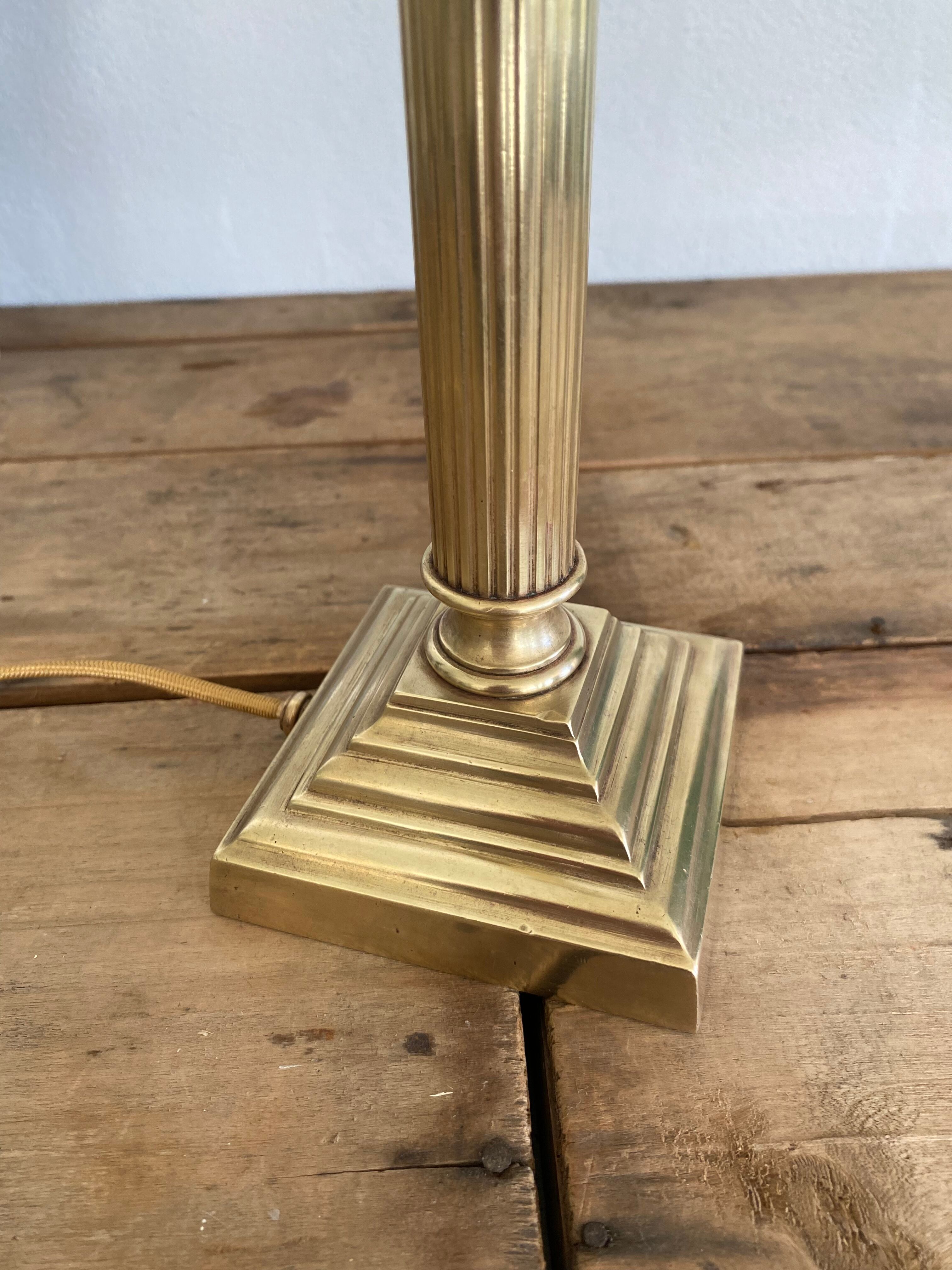 Neo classic bronze lamp foot, 2m fabric cable