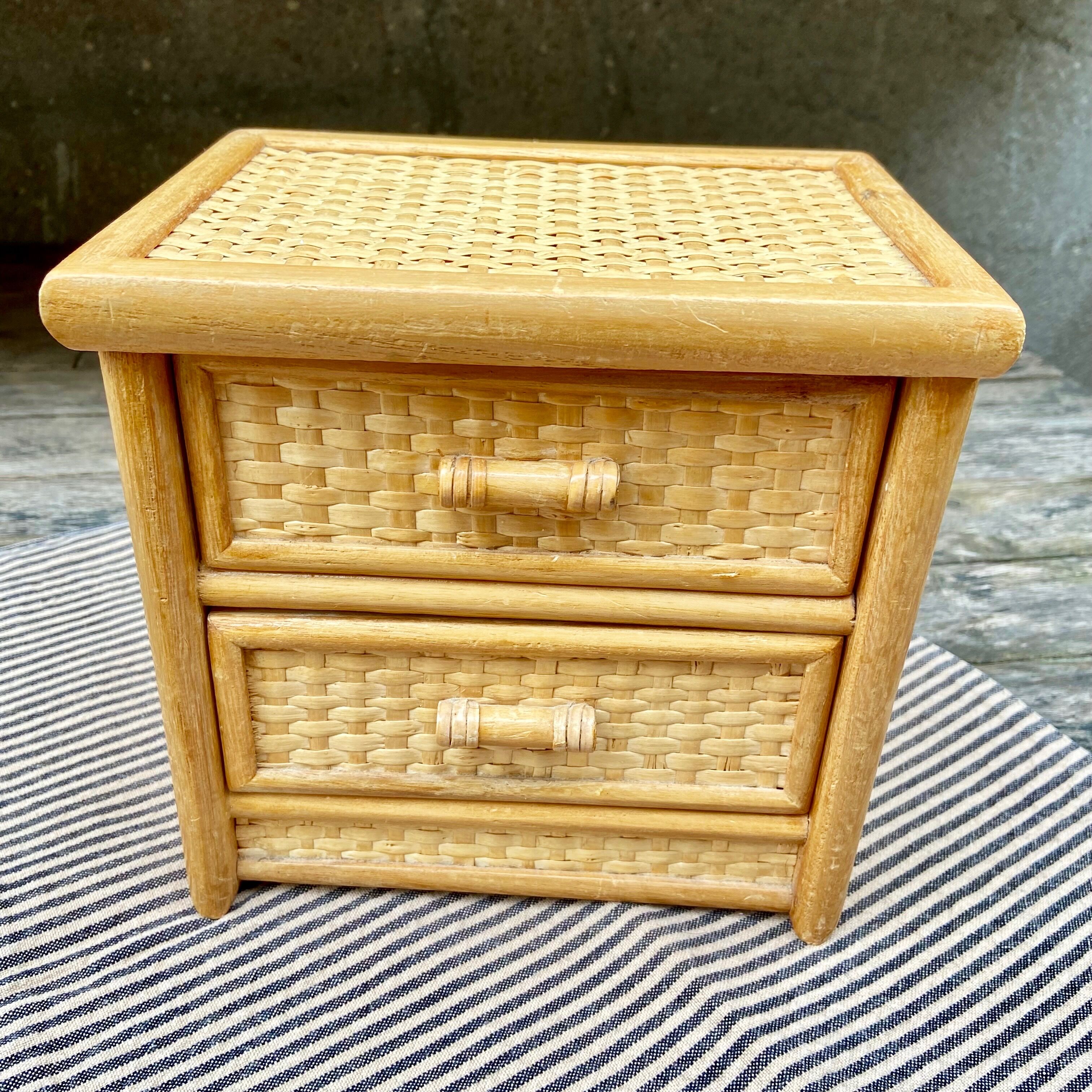 Coffre à bijoux commode en rotin