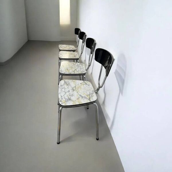 Suite de 4 chaises vintage en formica avec structure chromée
