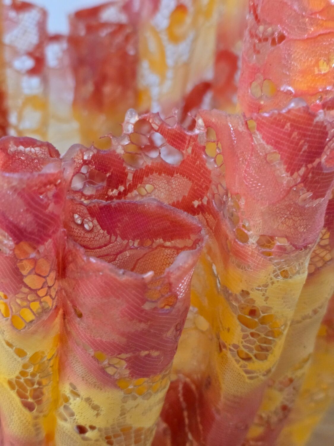 Vintage lamp Marie Stuart "Laces" – Resin & marble – 1970s