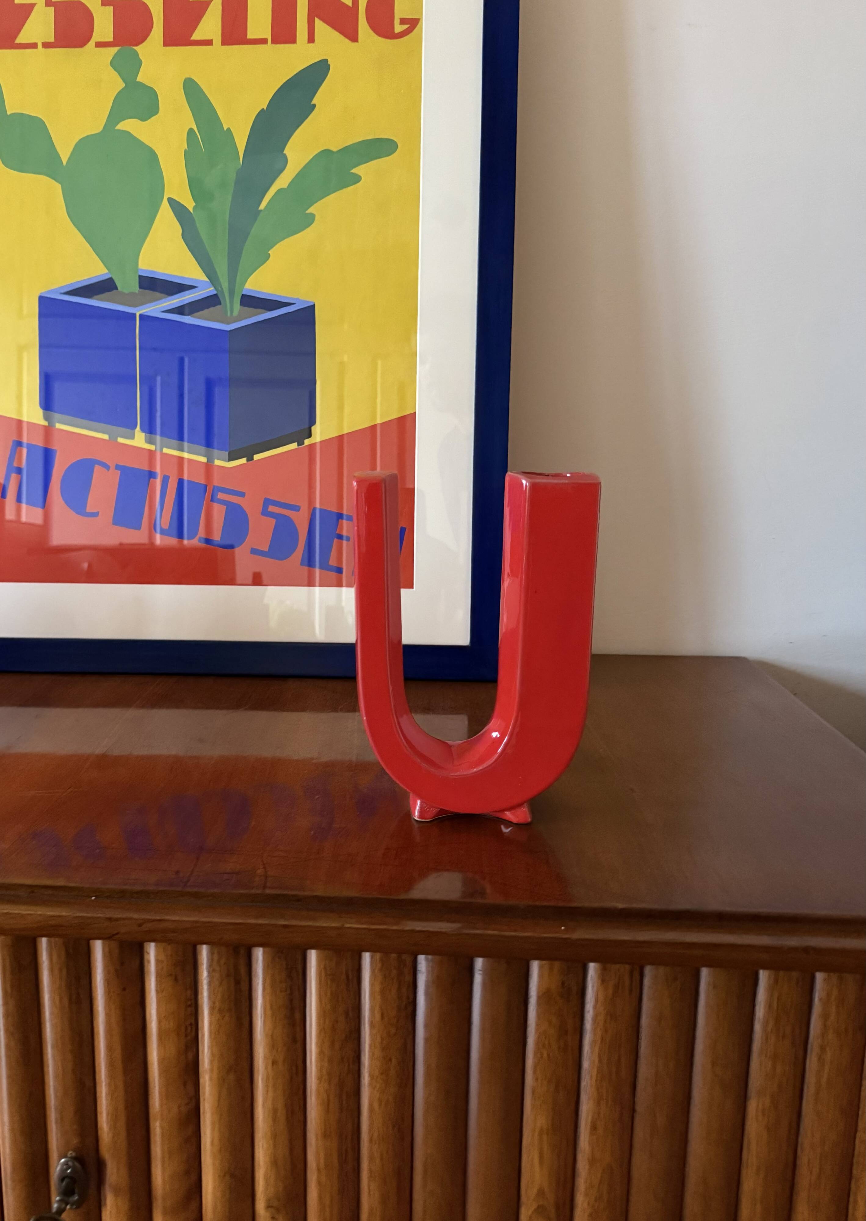 Space age red U letter ceramic solifleur vase, Marcel Radureau Francia 1970