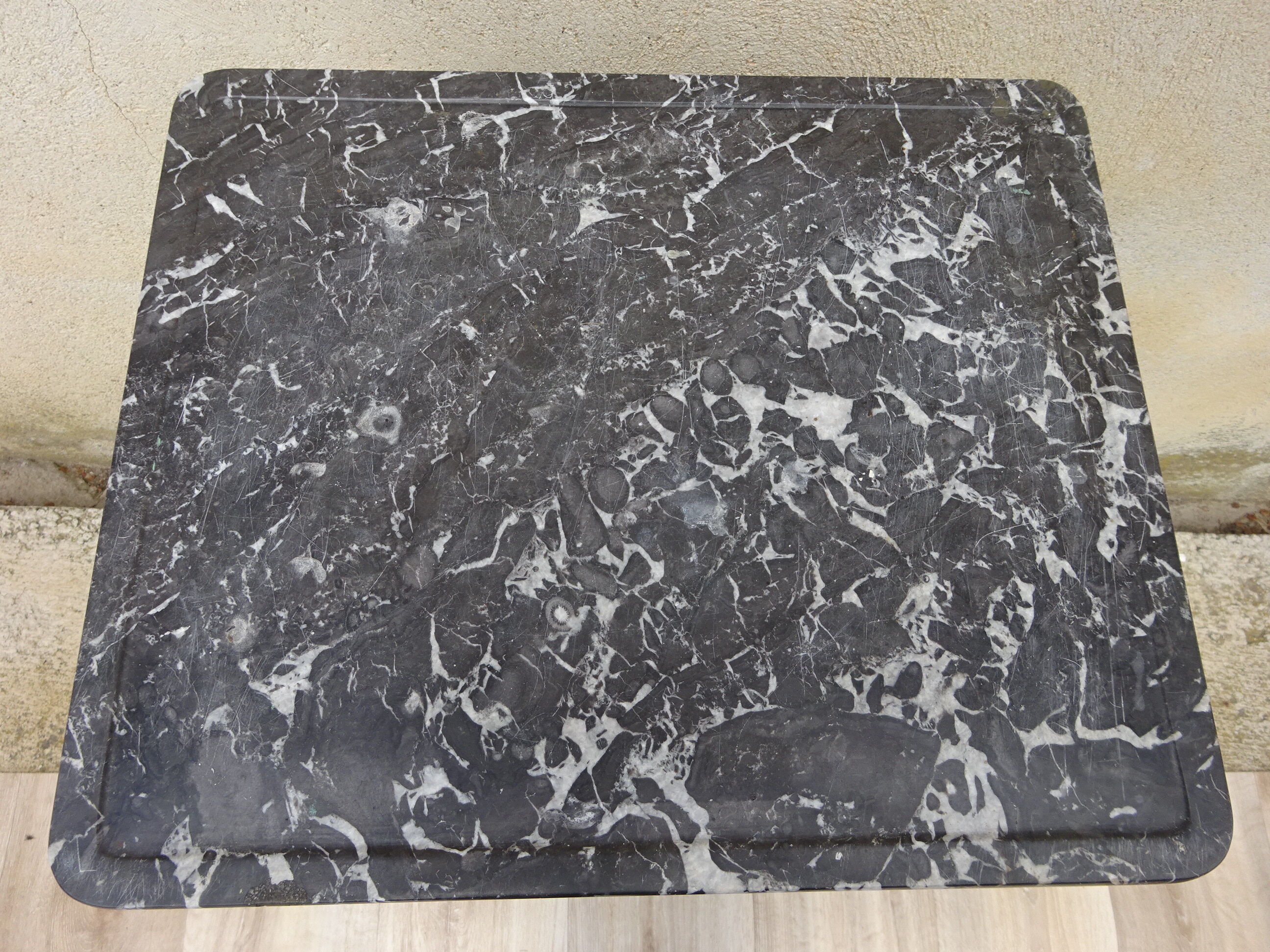 Louis-Philippe bedside in flamed mahogany