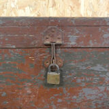 Ancien coffre en bois