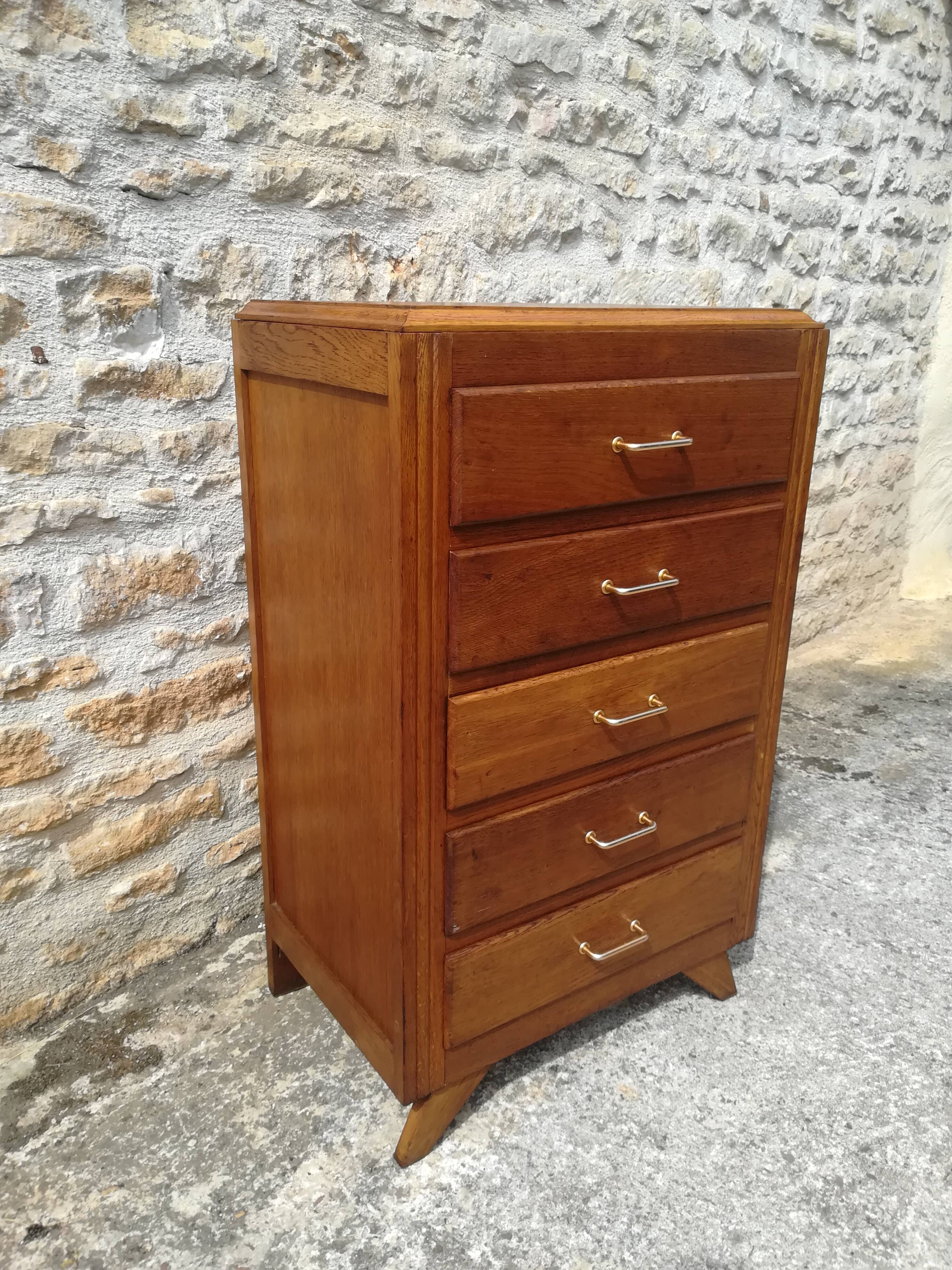 Commode en chêne a 5 tiroirs