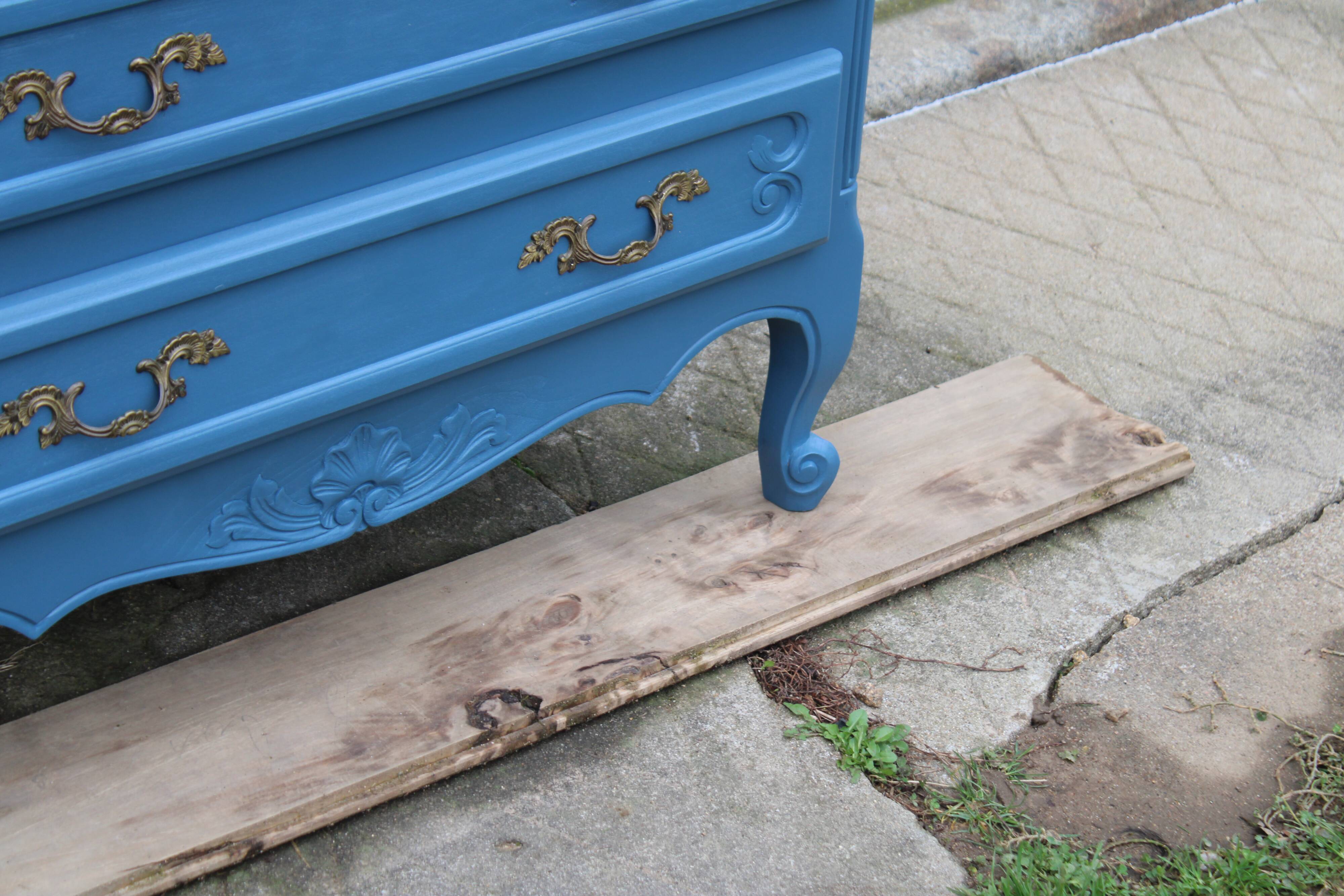 Commode ancienne rénovée bleu – plateau bois – 3 tiroirs