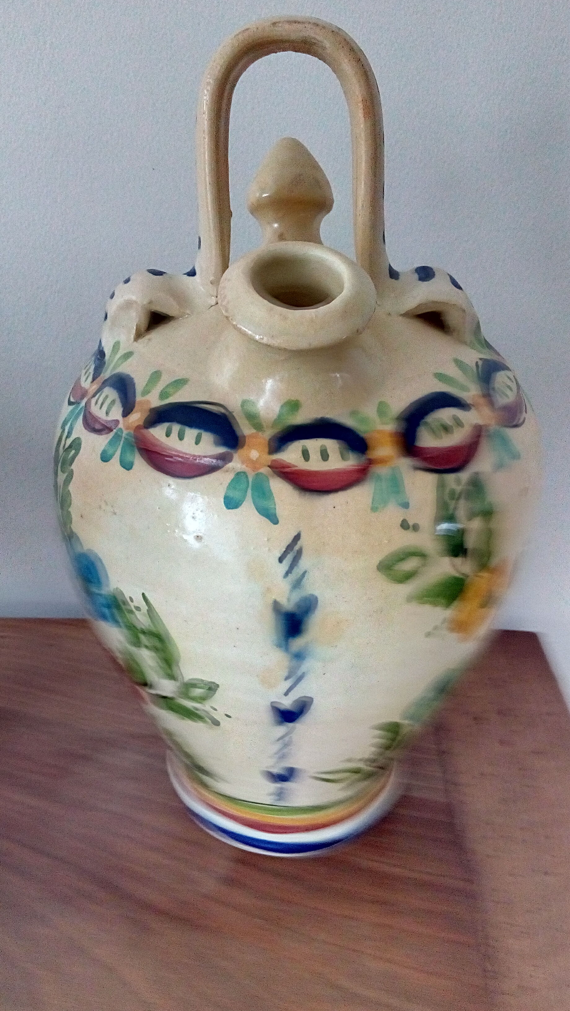Flower jug gargoulette