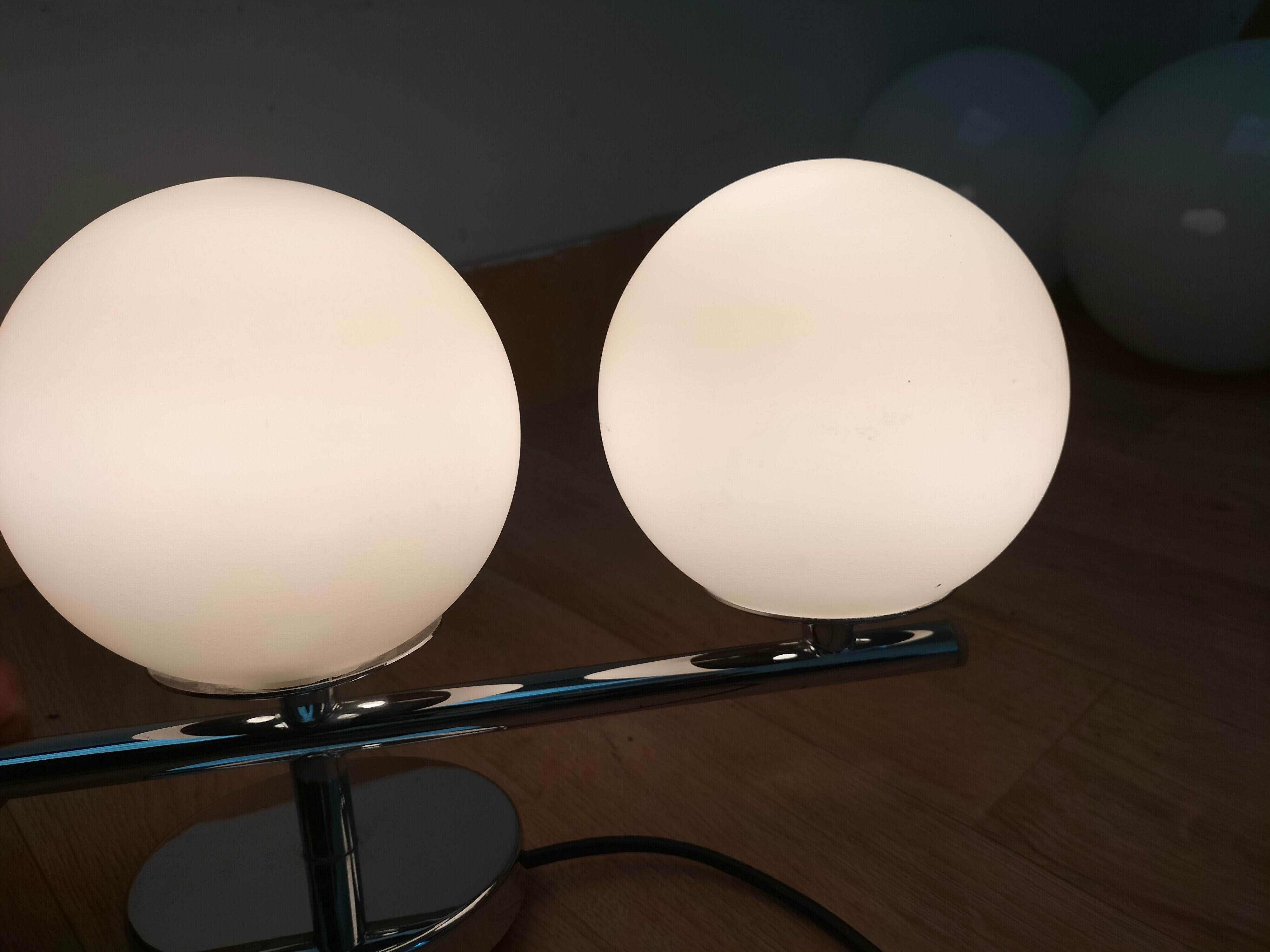 Wall lamp balls