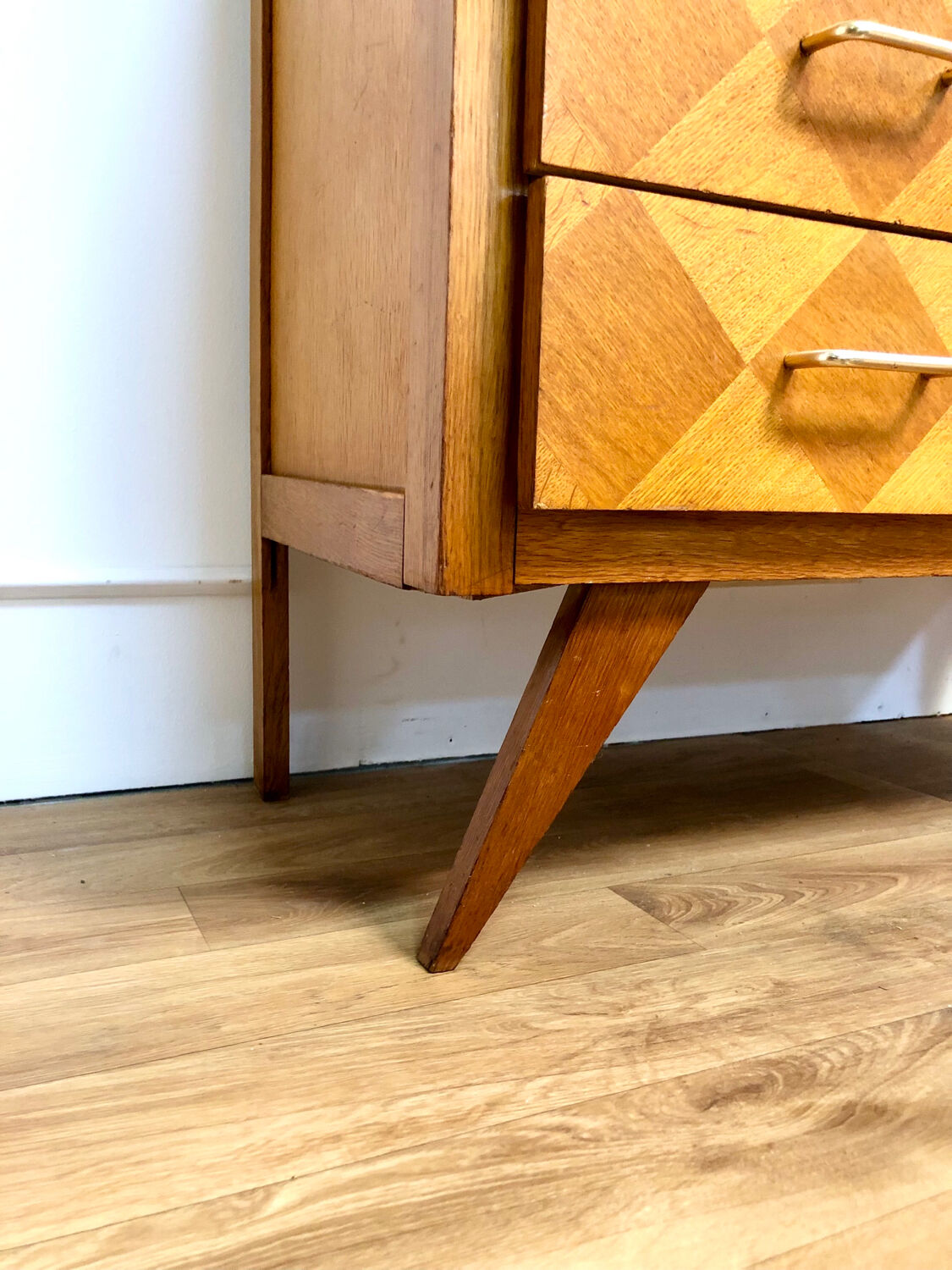 Compass feet dresser