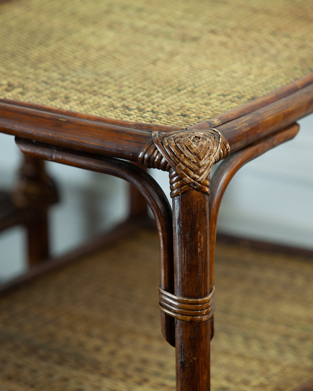Paires de tables basses en rotin et osier