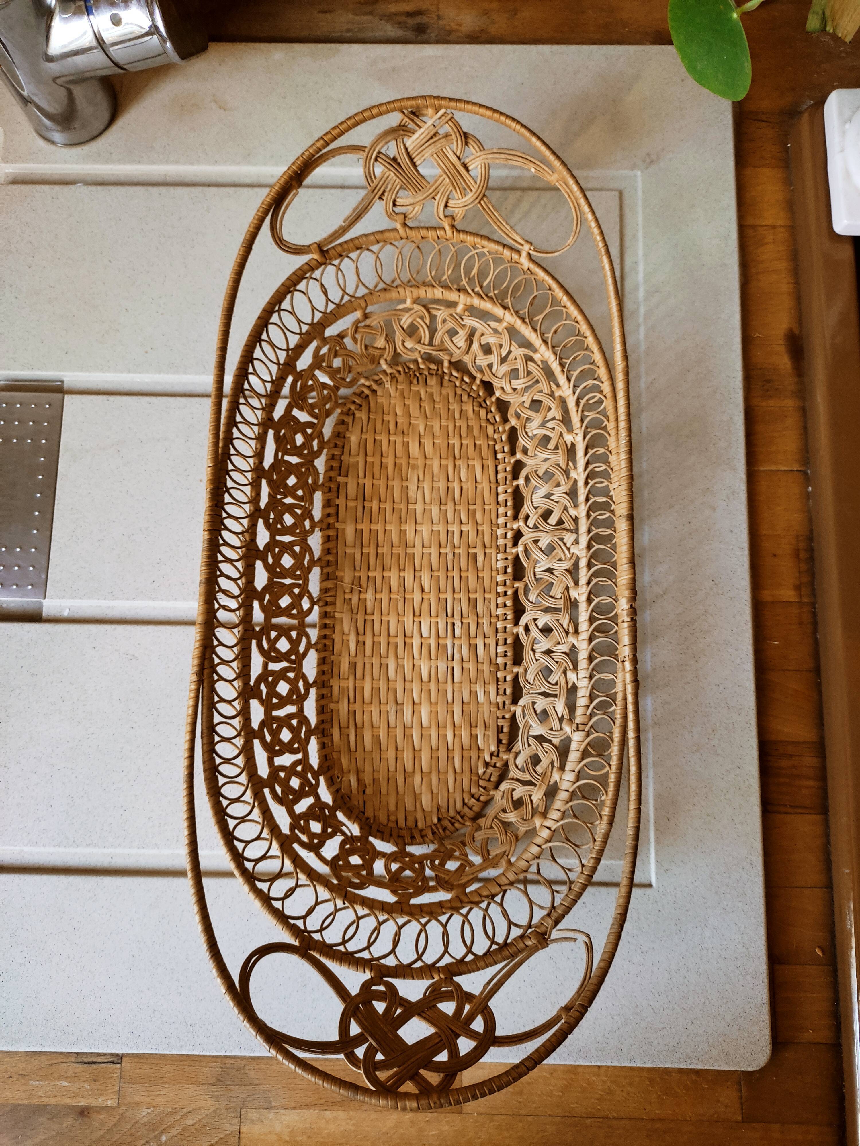 Wicker lace basket